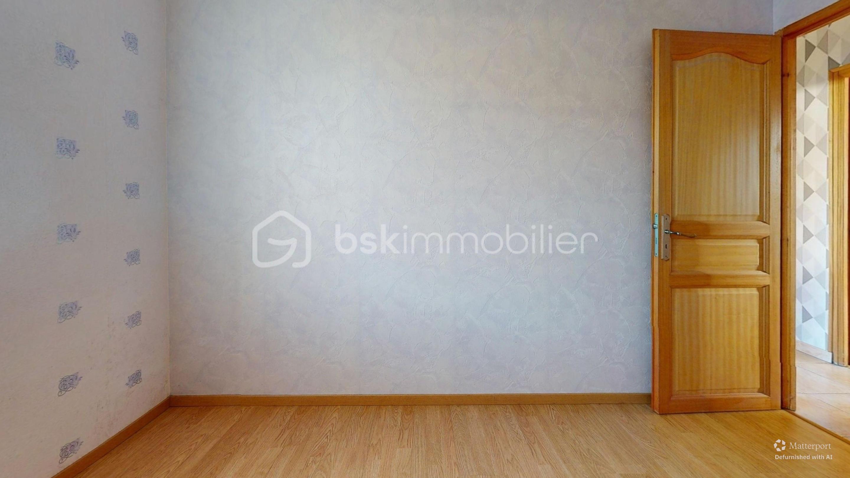 Maison de 155 m² - Chemin-du-Four-a-Platre-Bedroom-Defurnished.jpg