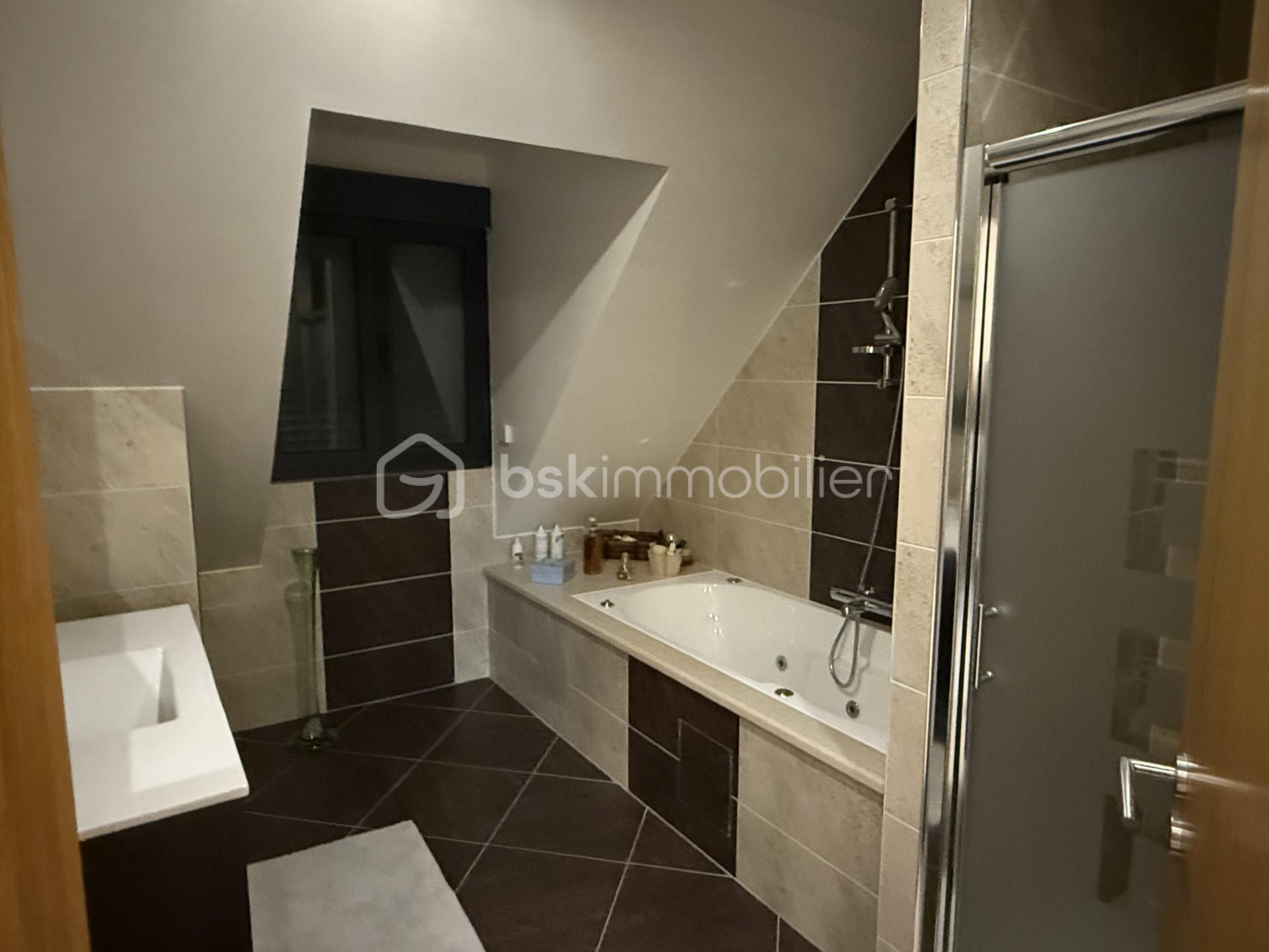 Maison de 210 m² - maison31.jpg