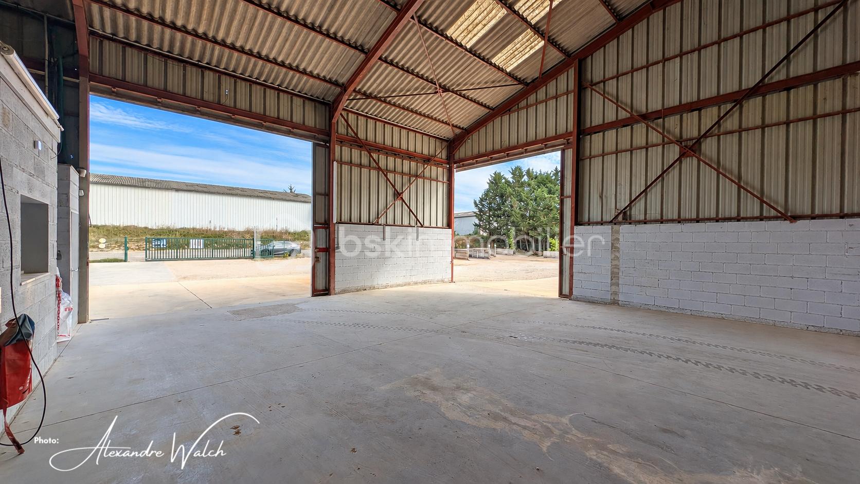 Local commercial 4 pièces 325 m² · à Orgères-en-Beauce · 325 m² · 240 000 €