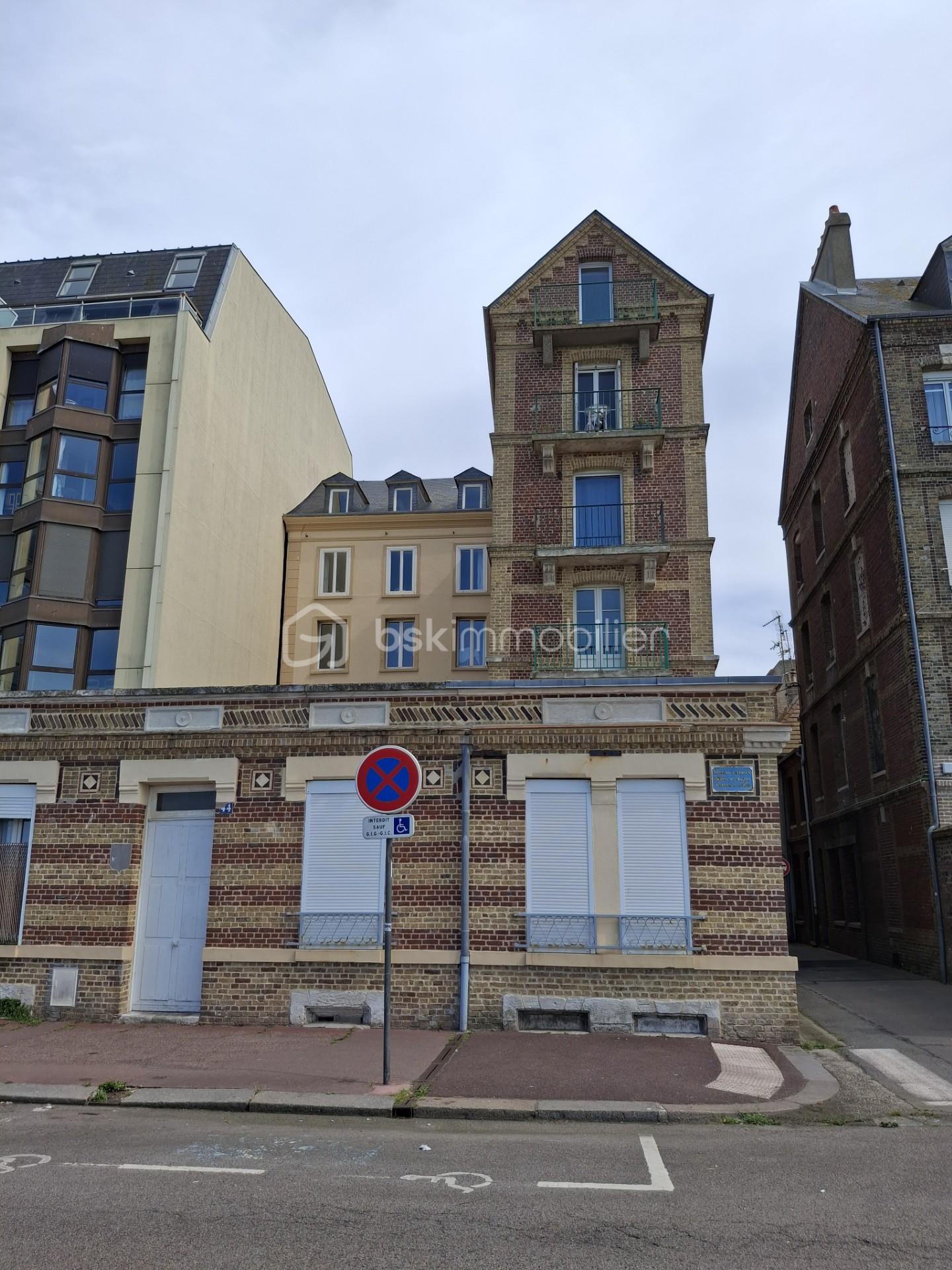 Appartement de 35 m² - Façade côté Bv Verdun portait.jpg