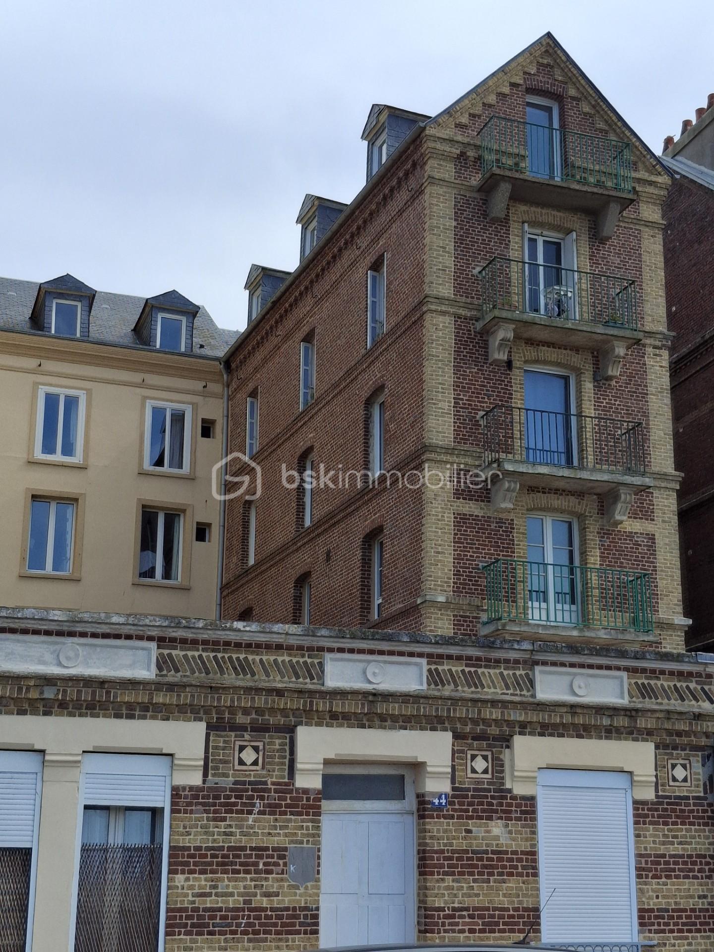 Appartement de 35 m² - Façade coté Bv Verdun portrait 2.jpg