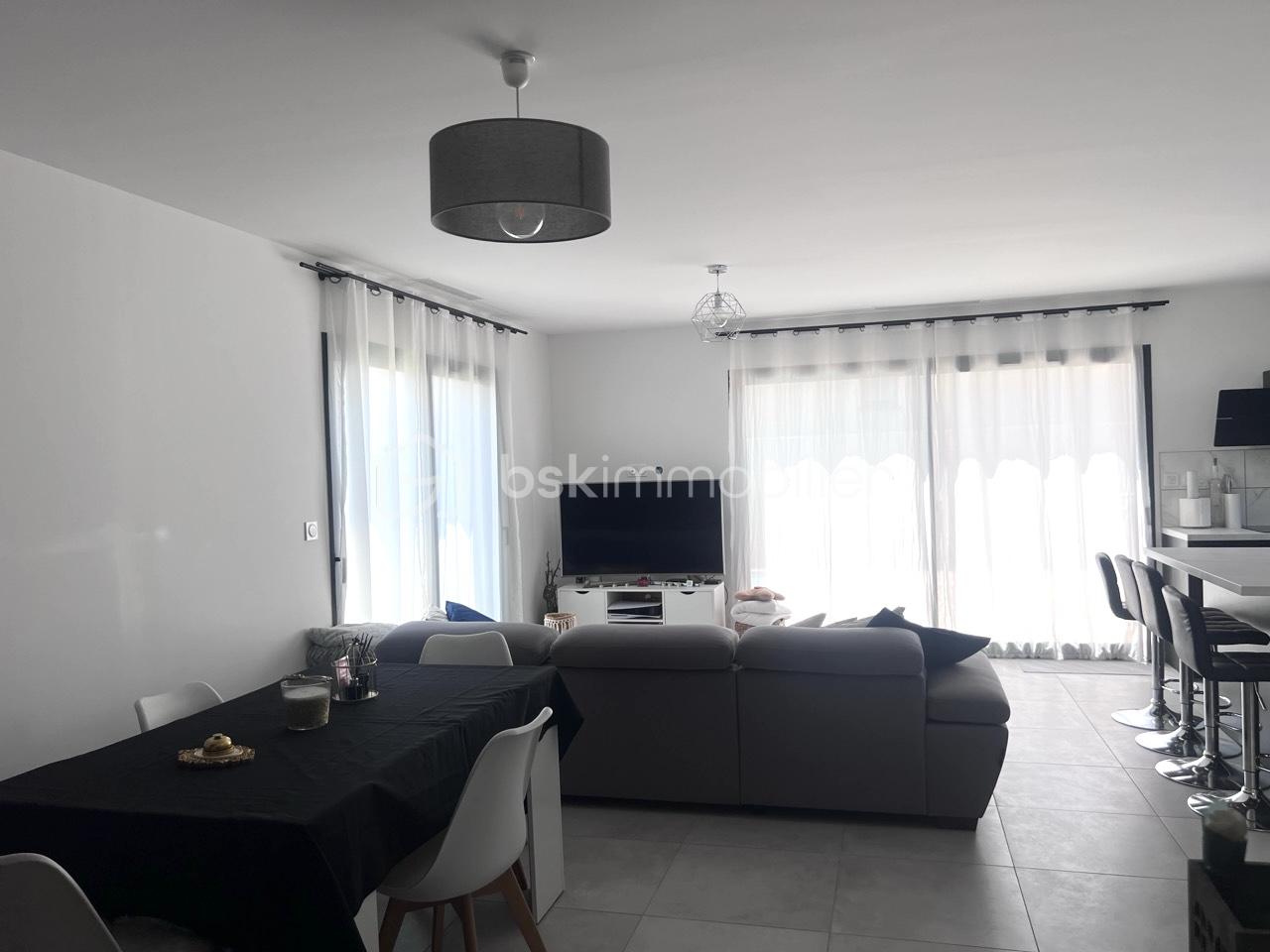 Maison de 90,58 m² - salon cusine 3.jpeg