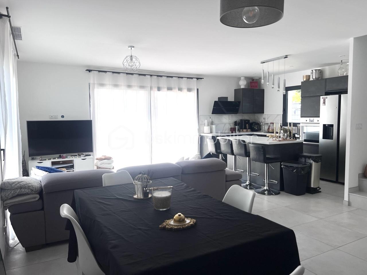 Maison de 90,58 m² - salon cuisine 2.jpeg
