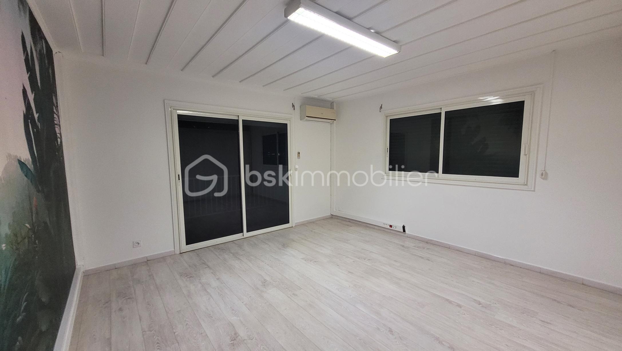 Bureau de 140 m² - 215095-11.jpg