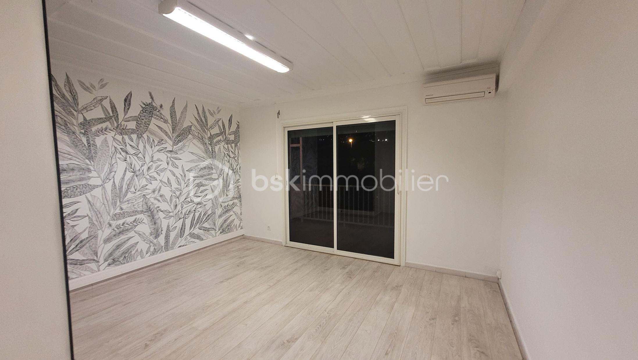 Bureau de 140 m² - 215095-10.jpg