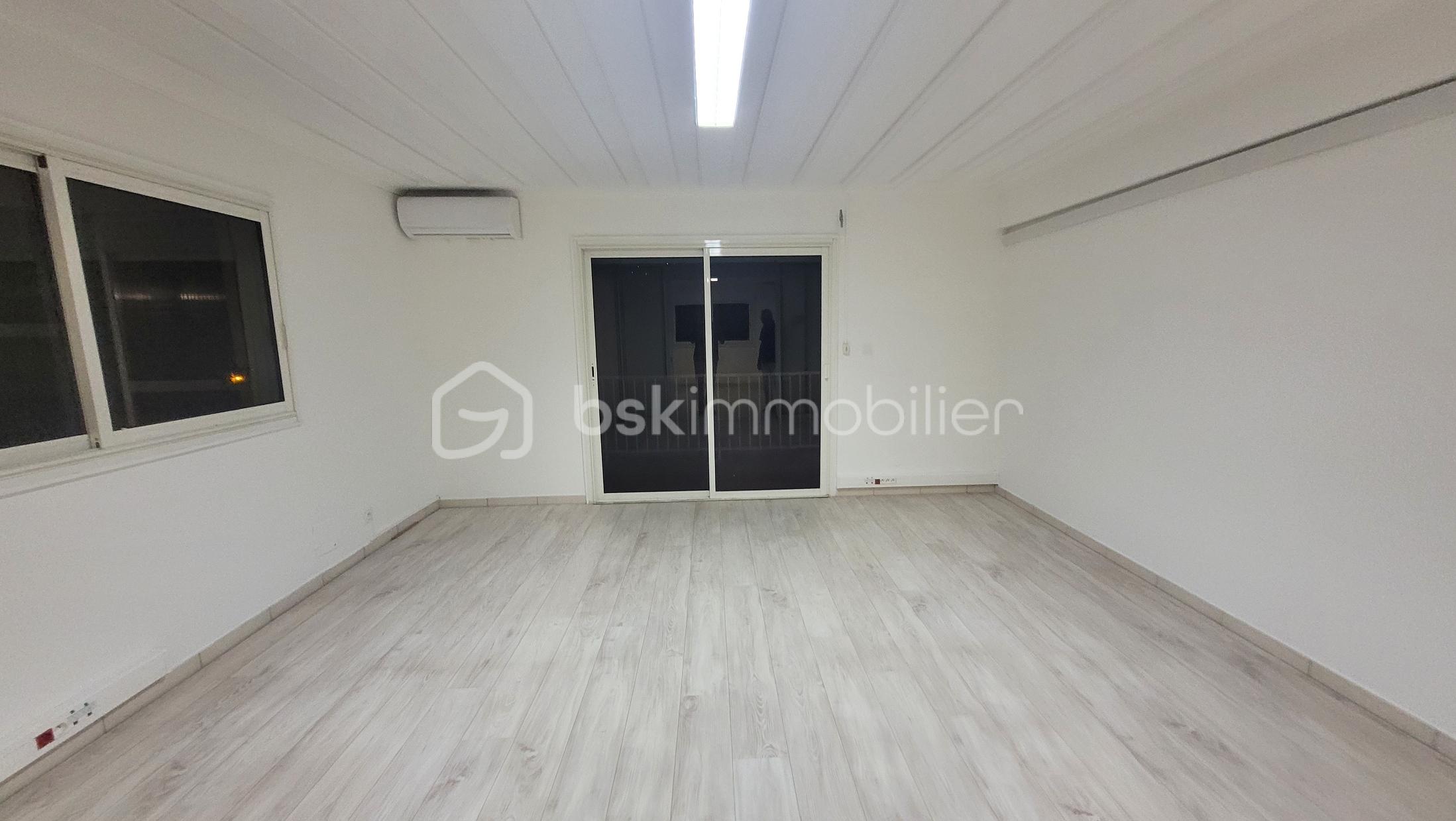 Bureau de 140 m² - 215095-06.jpg