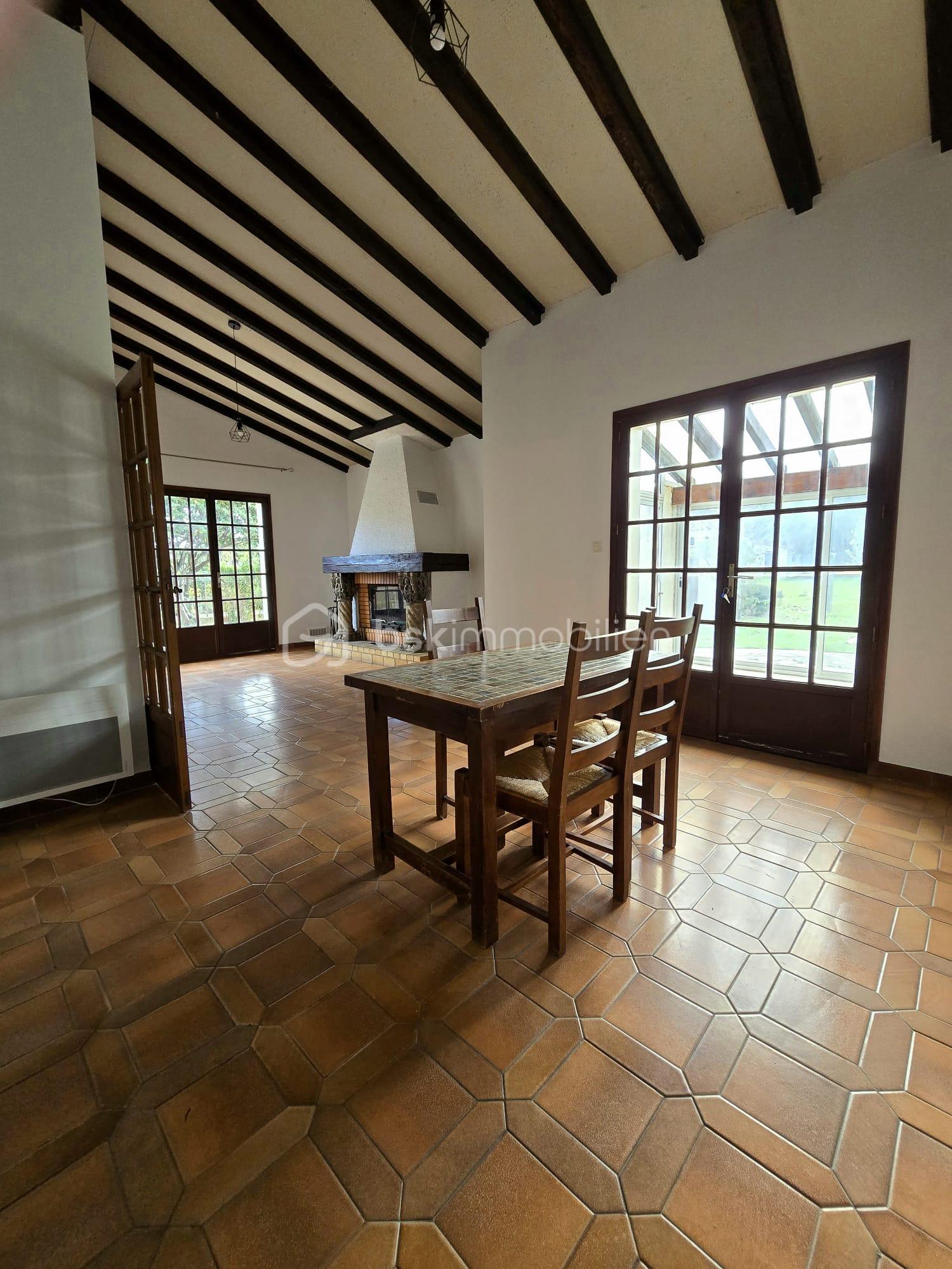 Maison d architecte de 120,45 m² - salle a manger.jpg