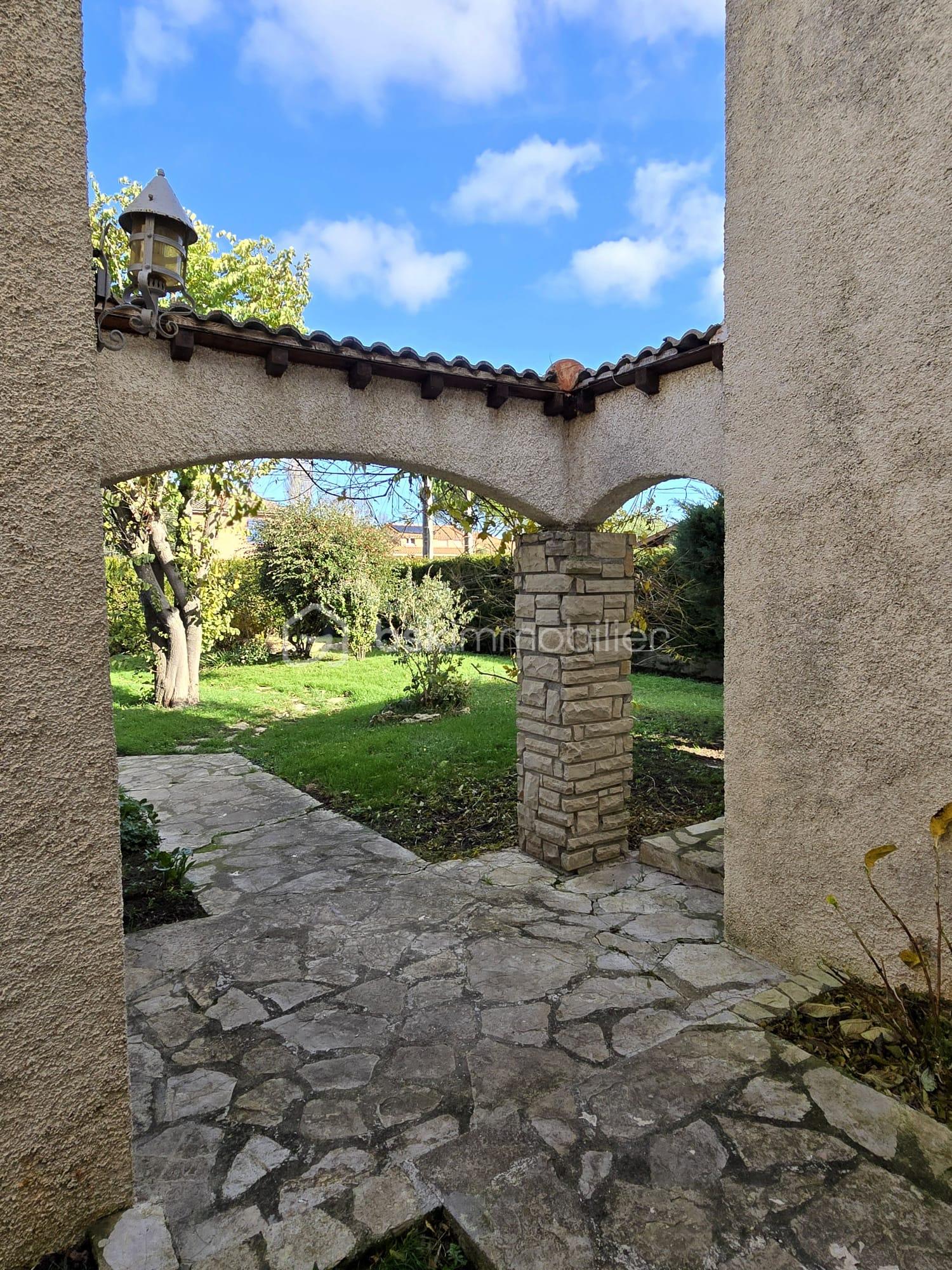 Maison d architecte de 120,45 m² - patio.jpg