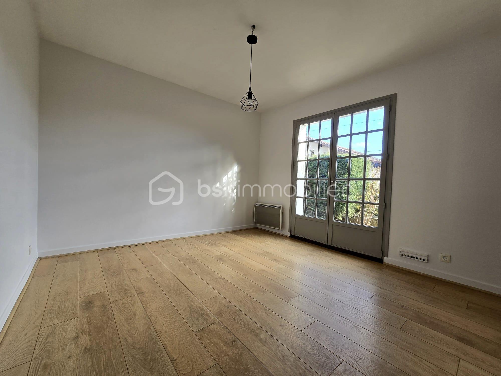 Maison d architecte de 120,45 m² - chambre rdc.jpg