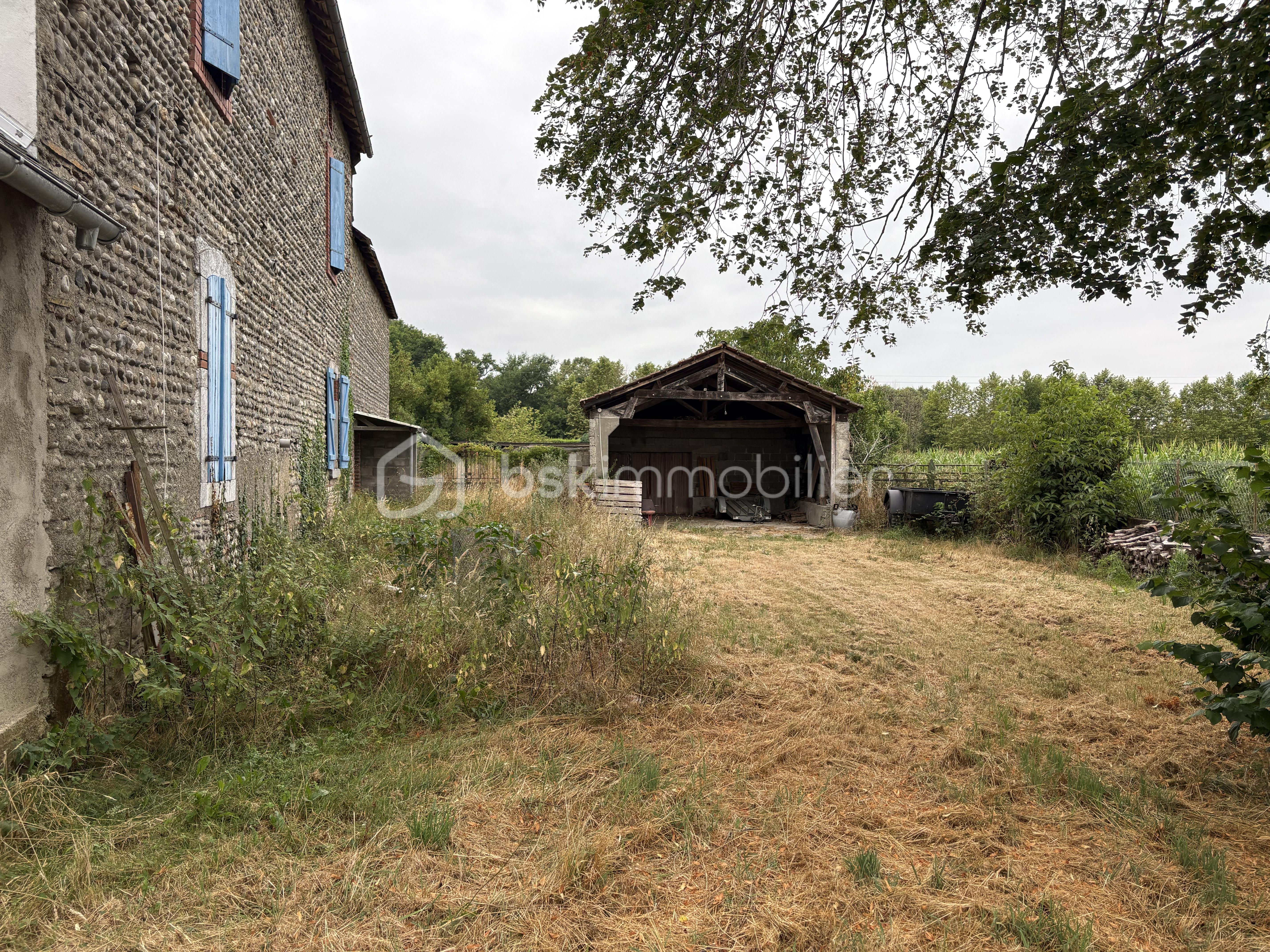Corps de ferme de 180 m² - tempImagefZagNd.png