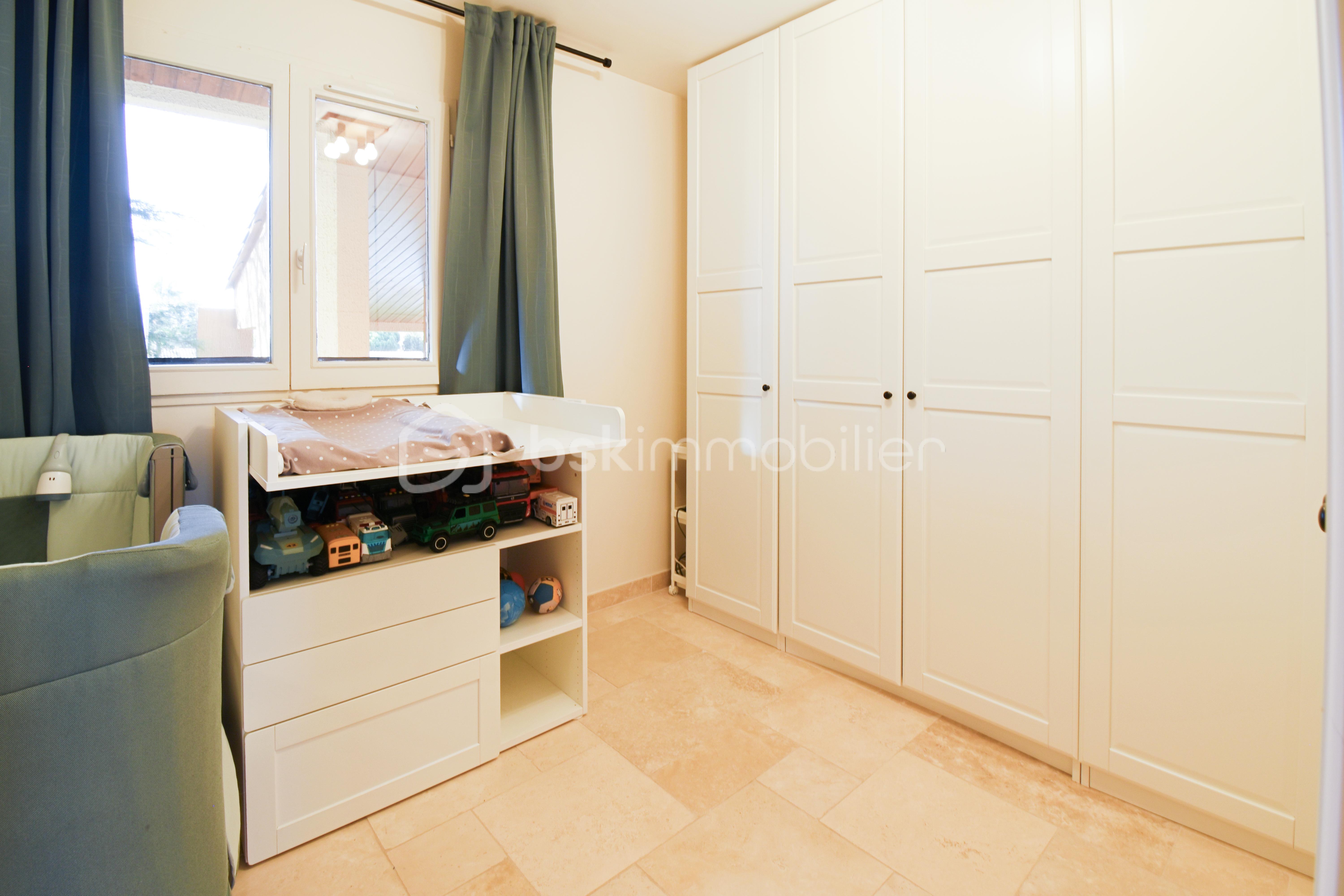 Appartement de 52 m² - CHAMBRE BEBE1.jpg