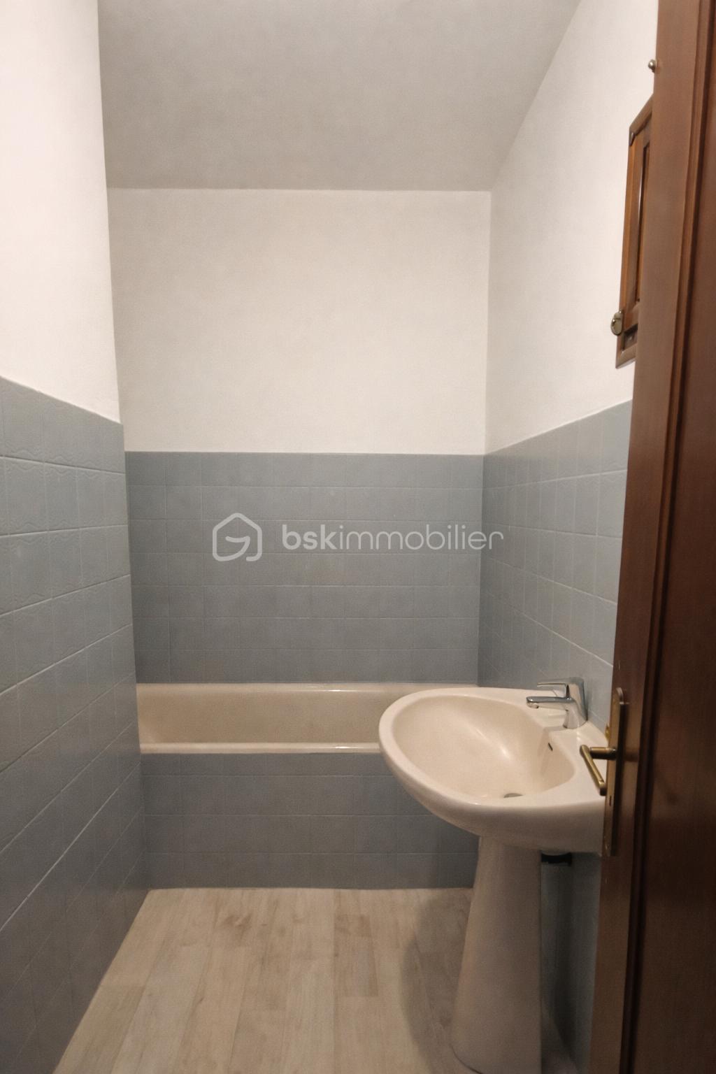 ChatGPT Image 5 mars 2026, 19_16_55.png