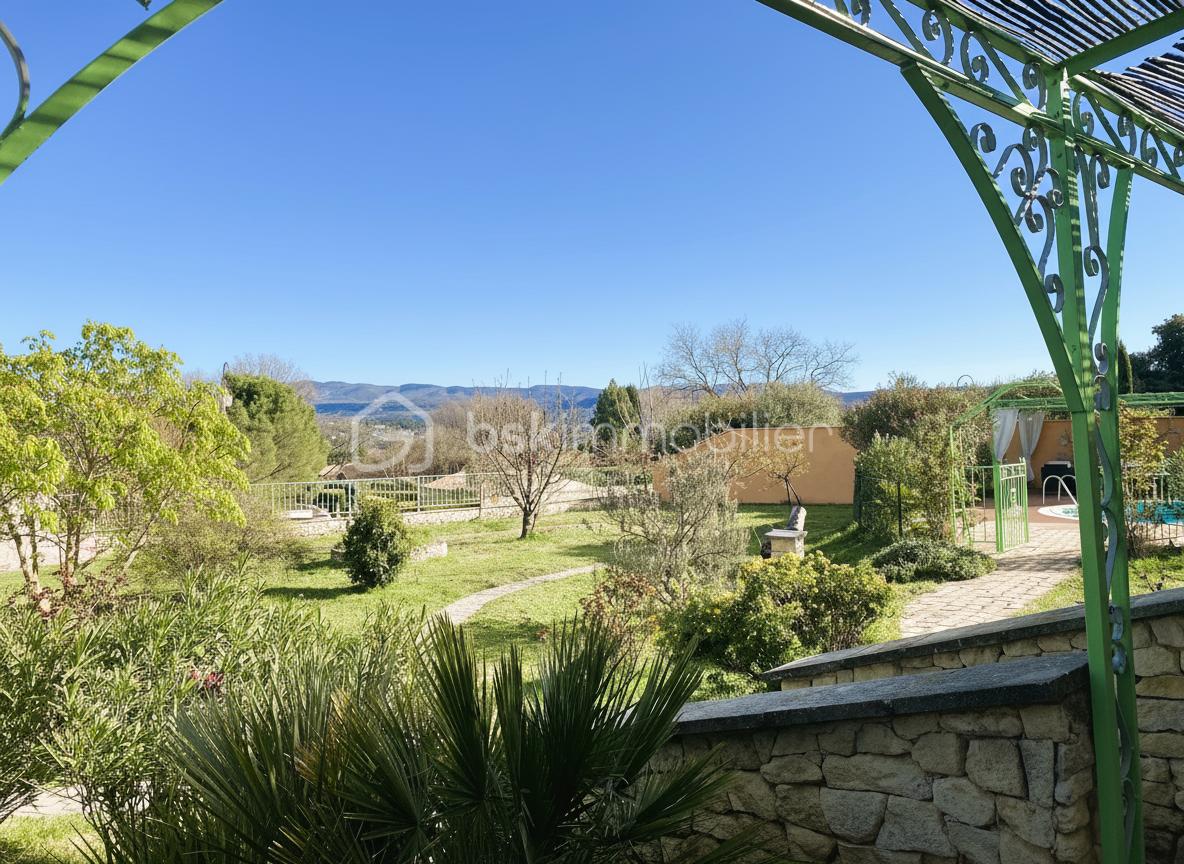 Villa de 150 m² - generated_2025-12-16T01_09_06.132.jpg