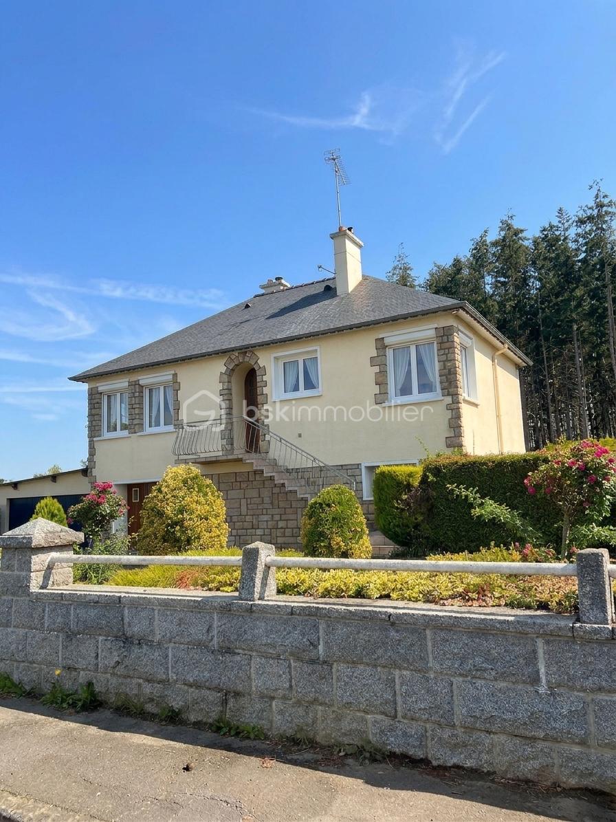 Maison 5 pièces 90 m² · aux Portes du Coglais · 90 m² · 130 000 €