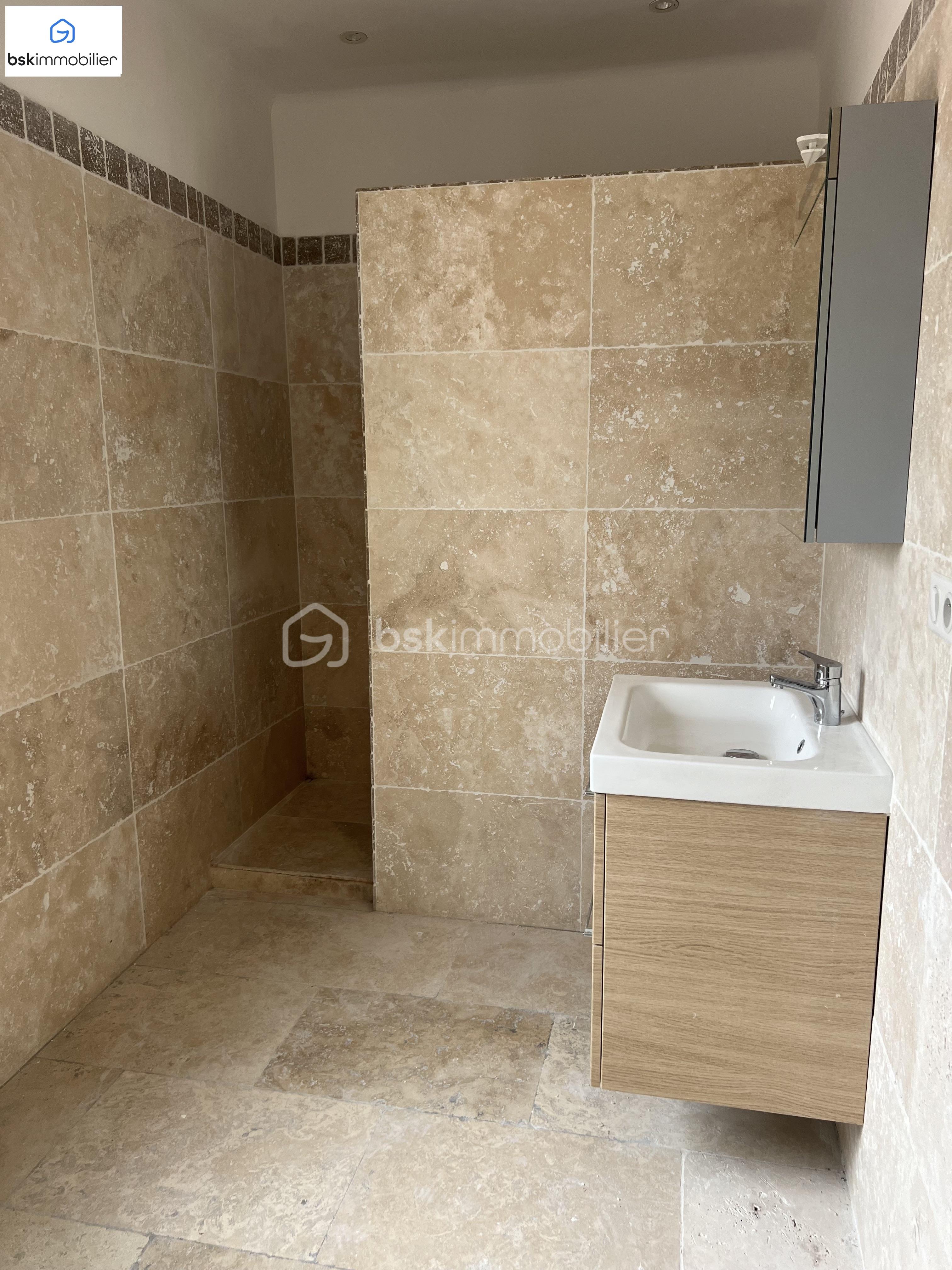 Maison de 130 m² - salle d'eau2.jpg