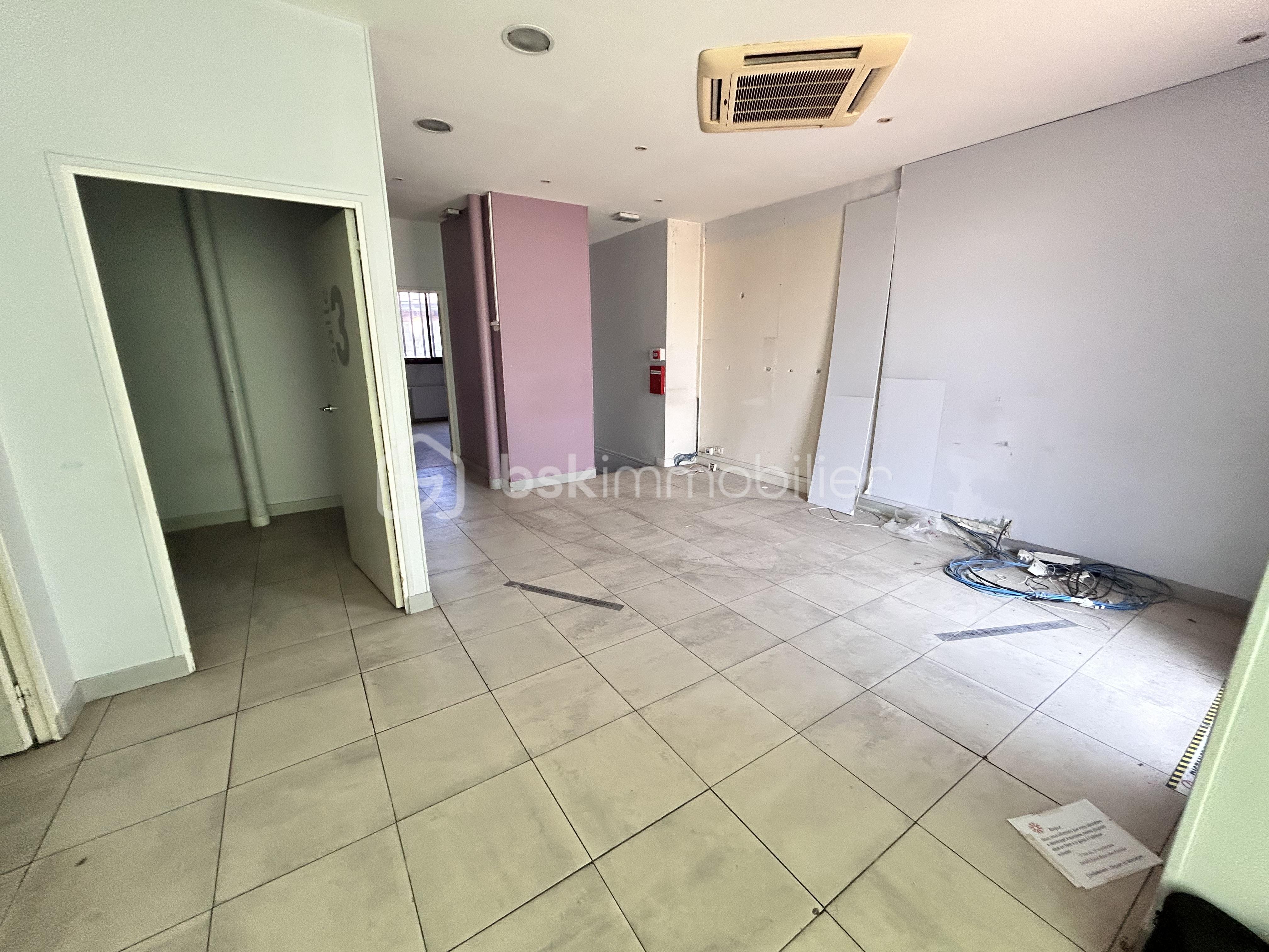 Local commercial de 77 m² - 2.jpg
