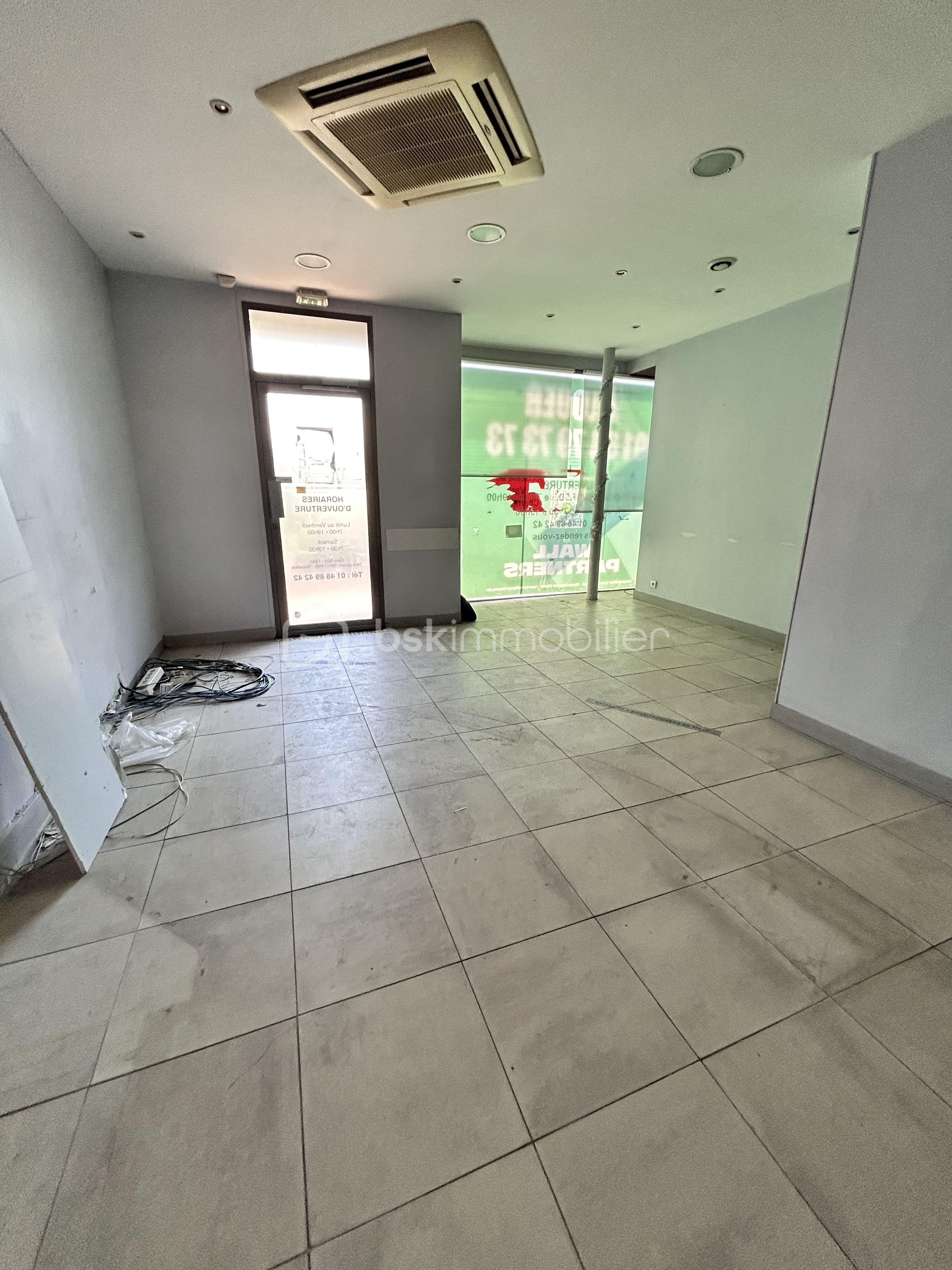 Local commercial de 77 m² - 1.jpg