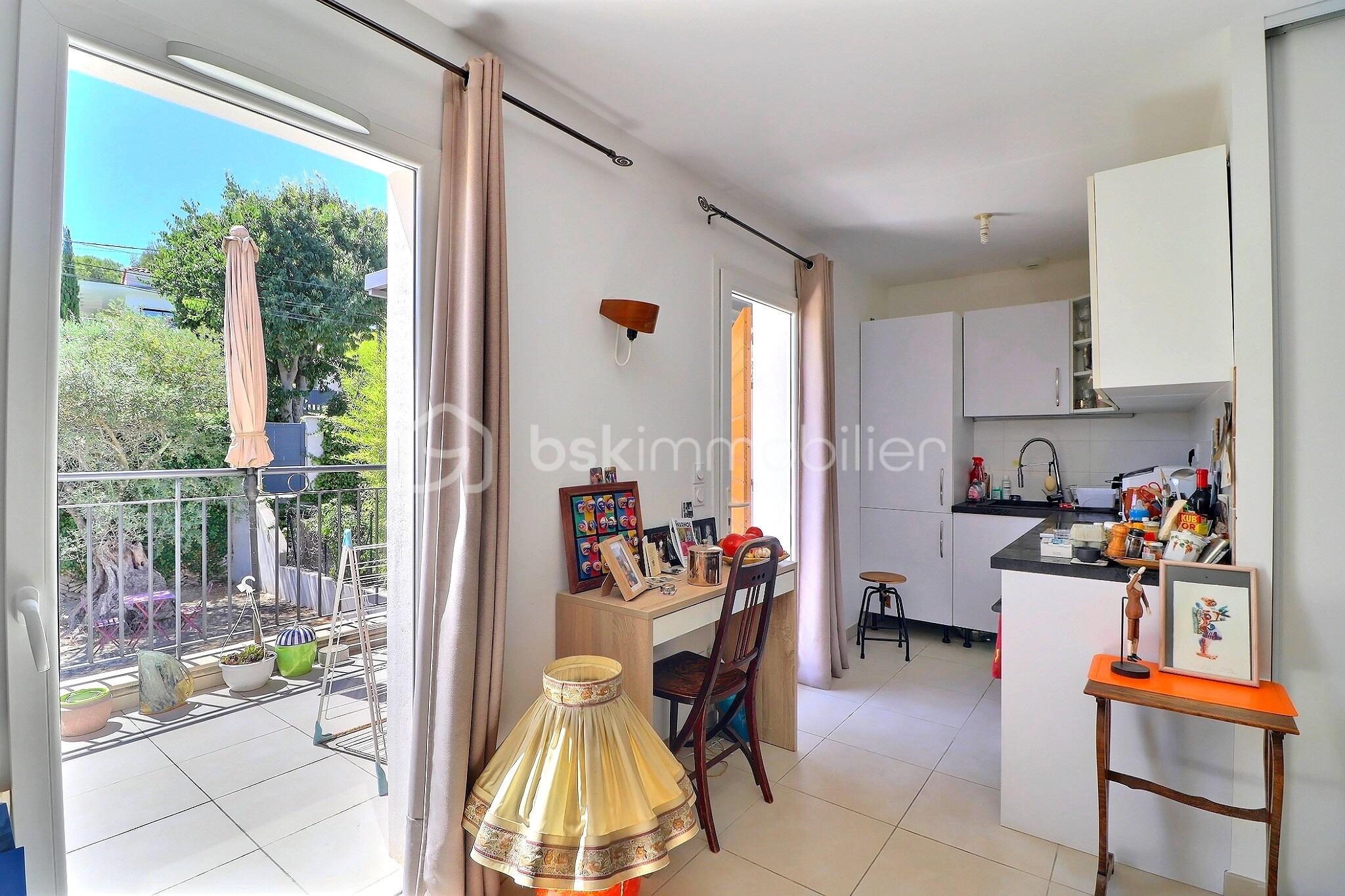 Appartement de 51 m² - Cuisine avec terrasse.jpg