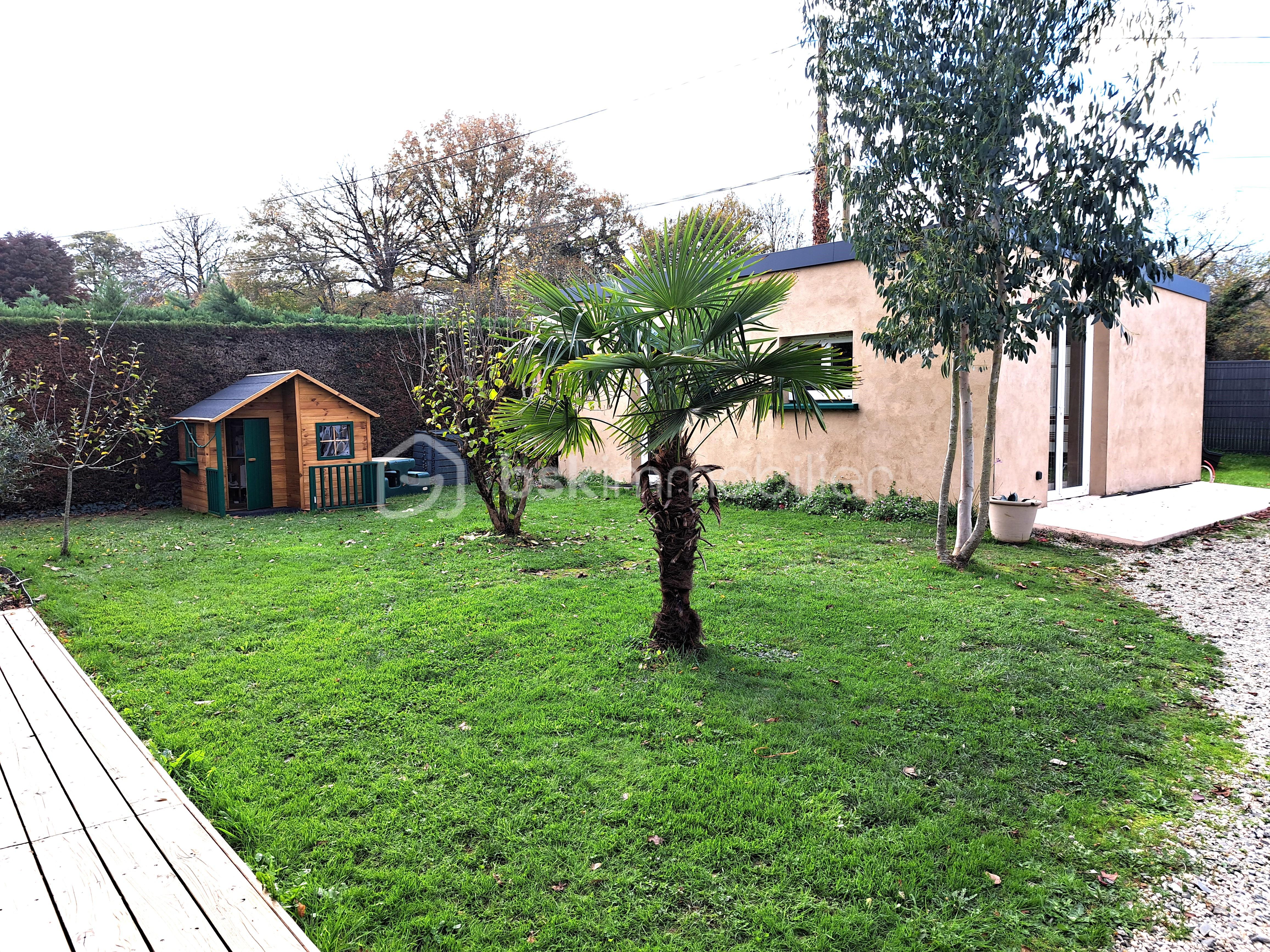 Maison de 106 m² - atelier de loin.jpg