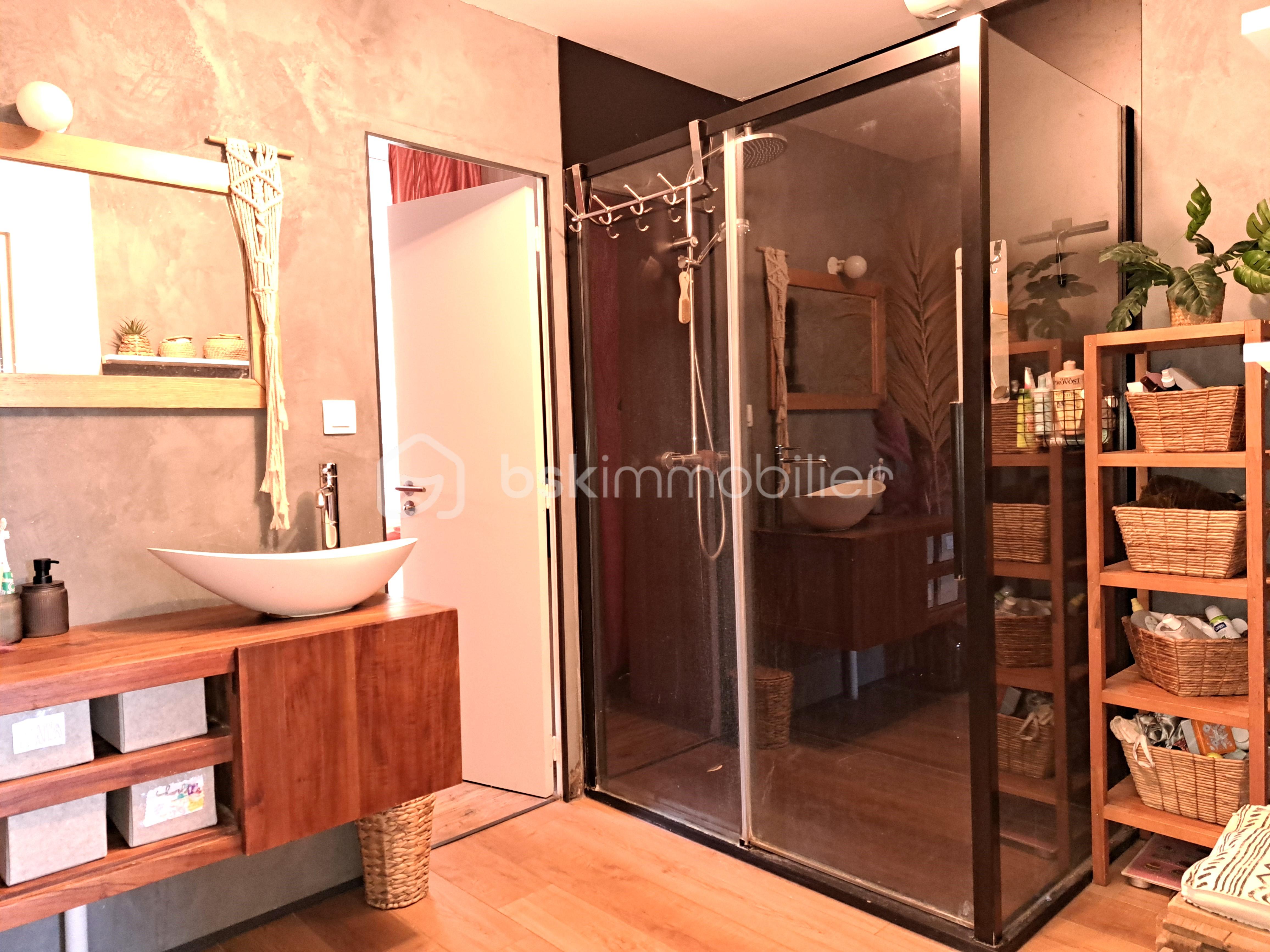 Maison de 106 m² - salle eau.jpg