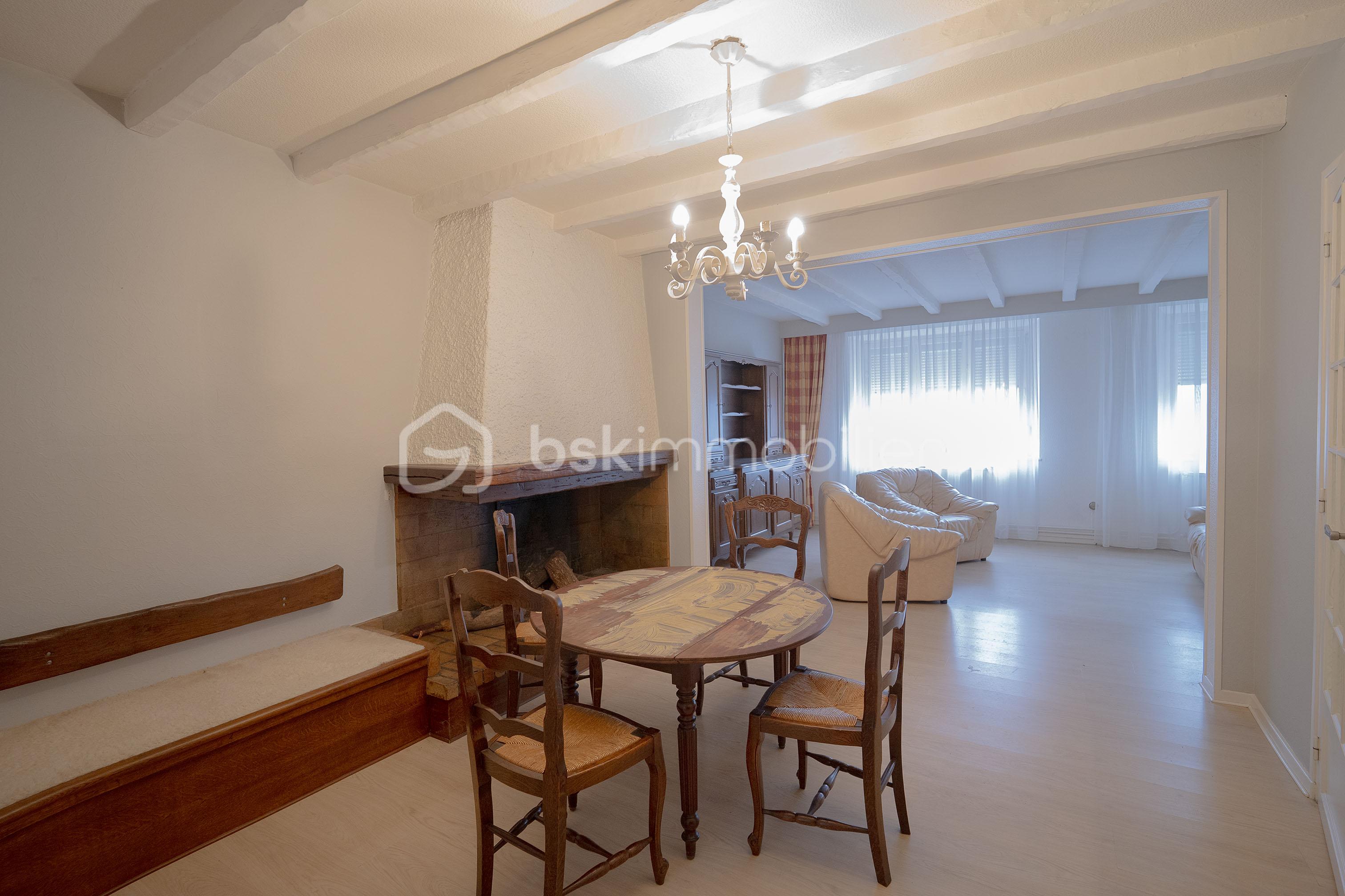 Maison traditionnelle de 320 m² - Salon 1.jpg