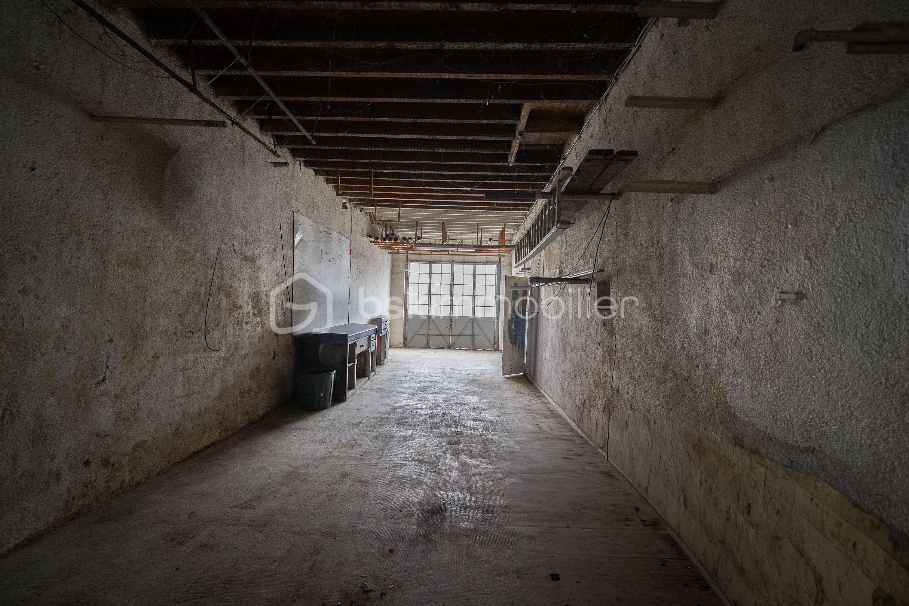 Maison traditionnelle de 320 m² - Garage 1 2_2.jpg