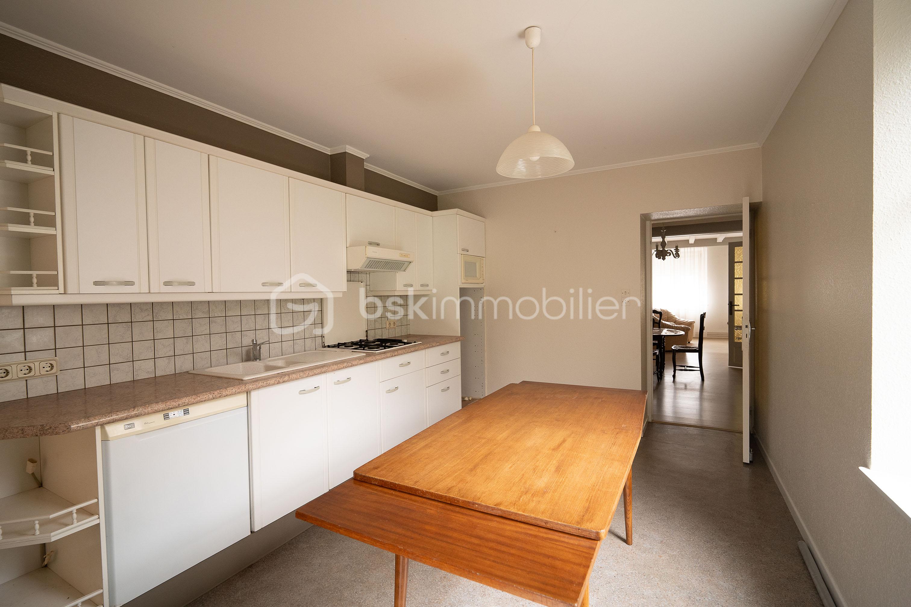 Maison traditionnelle de 320 m² - Cuisine 1.jpg