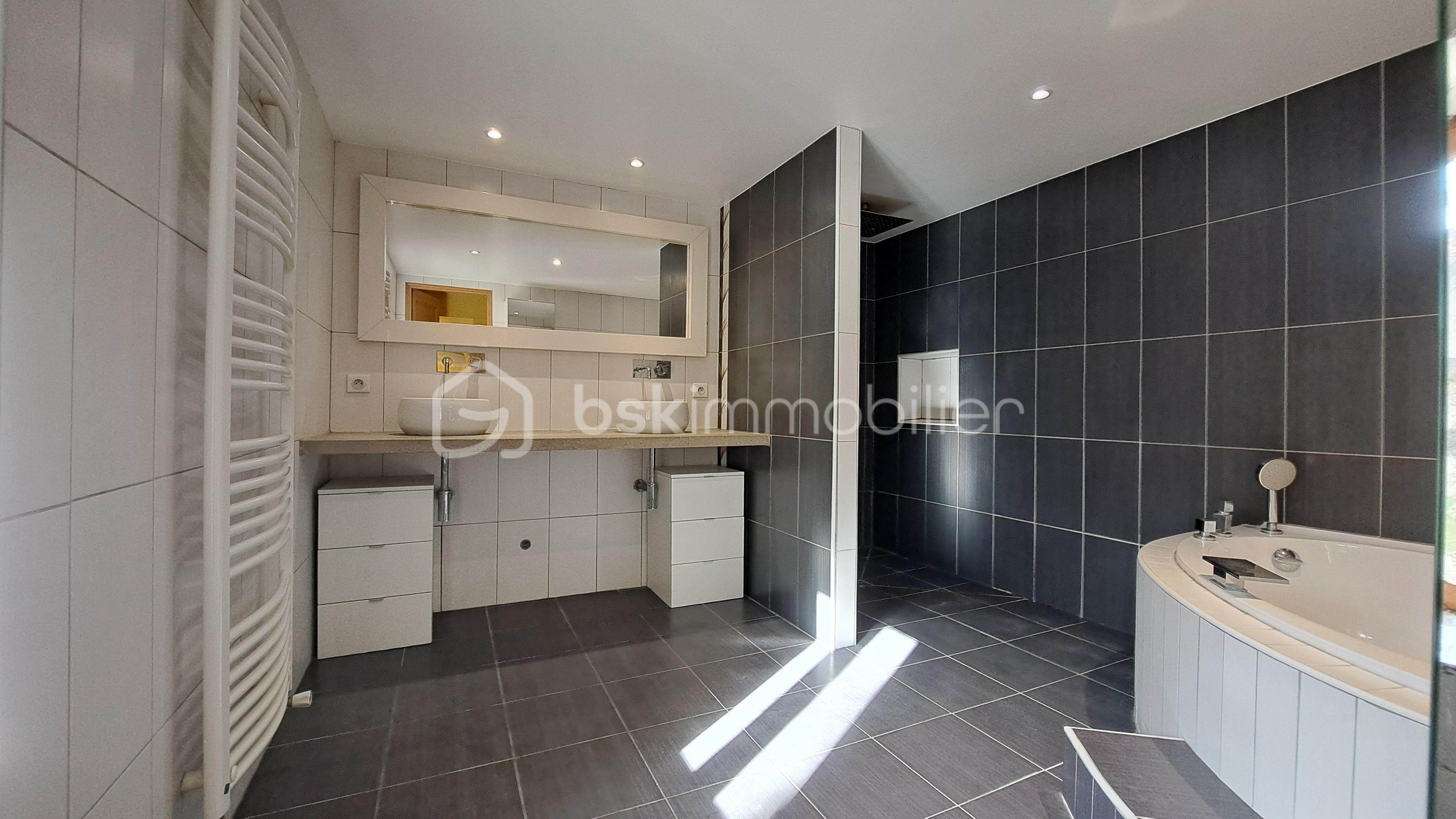 Corps de ferme de 154 m² - 20260207_135323.jpg