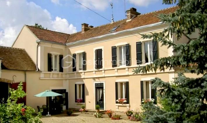 Maison de maitre de 300 m² - liloo-downloaderAGyD8E