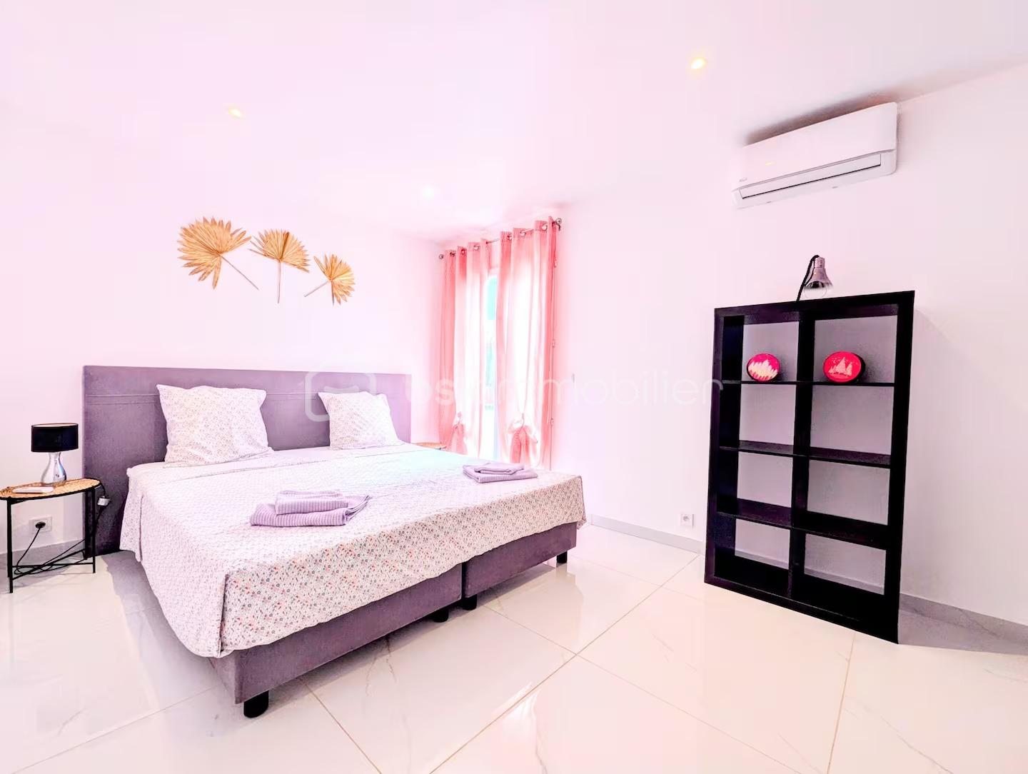 Maison de 120 m² - Chambre 1.JPG