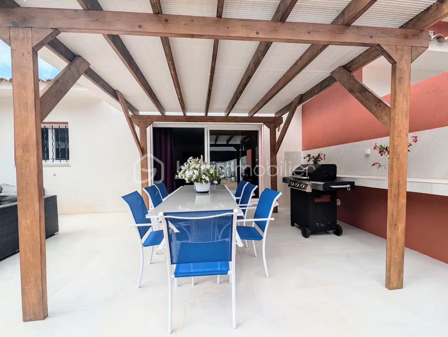 Maison de 120 m² - Pergola.JPG