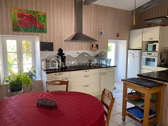 Maison de 235 m² - Cuisine principale 3.jpg