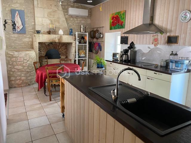 Maison de 235 m² - Cuisine principale.jpg
