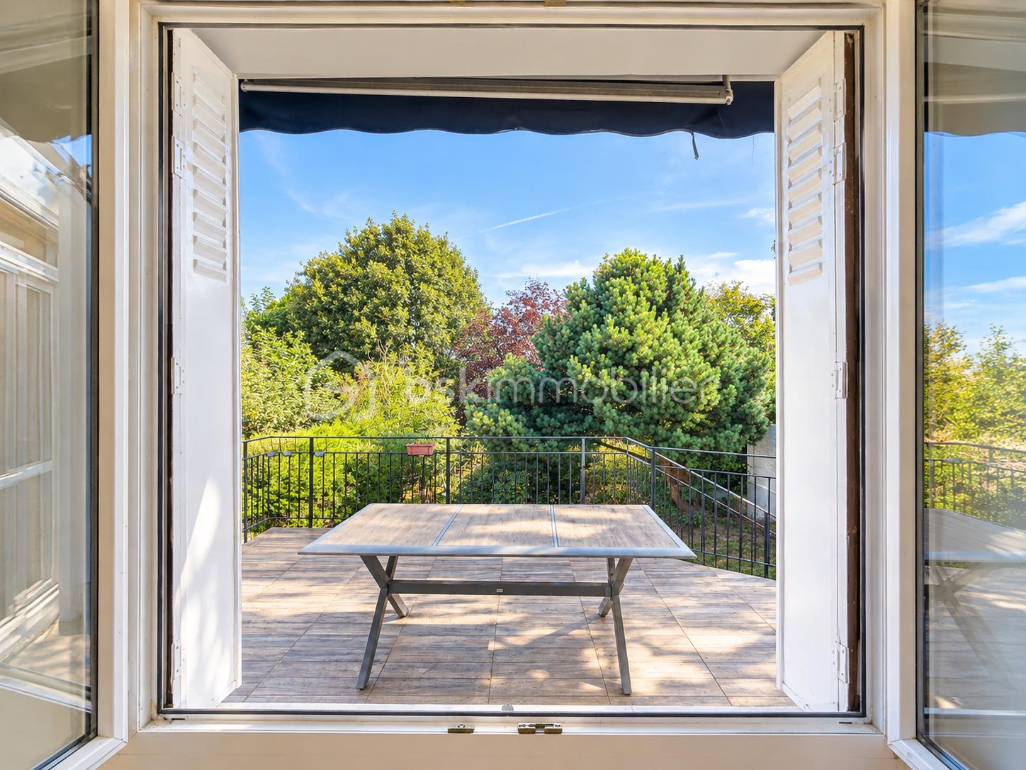 Maison 8 pièces 177 m² · à Marnes-la-Coquette · 177 m² · 1 030 000 €
