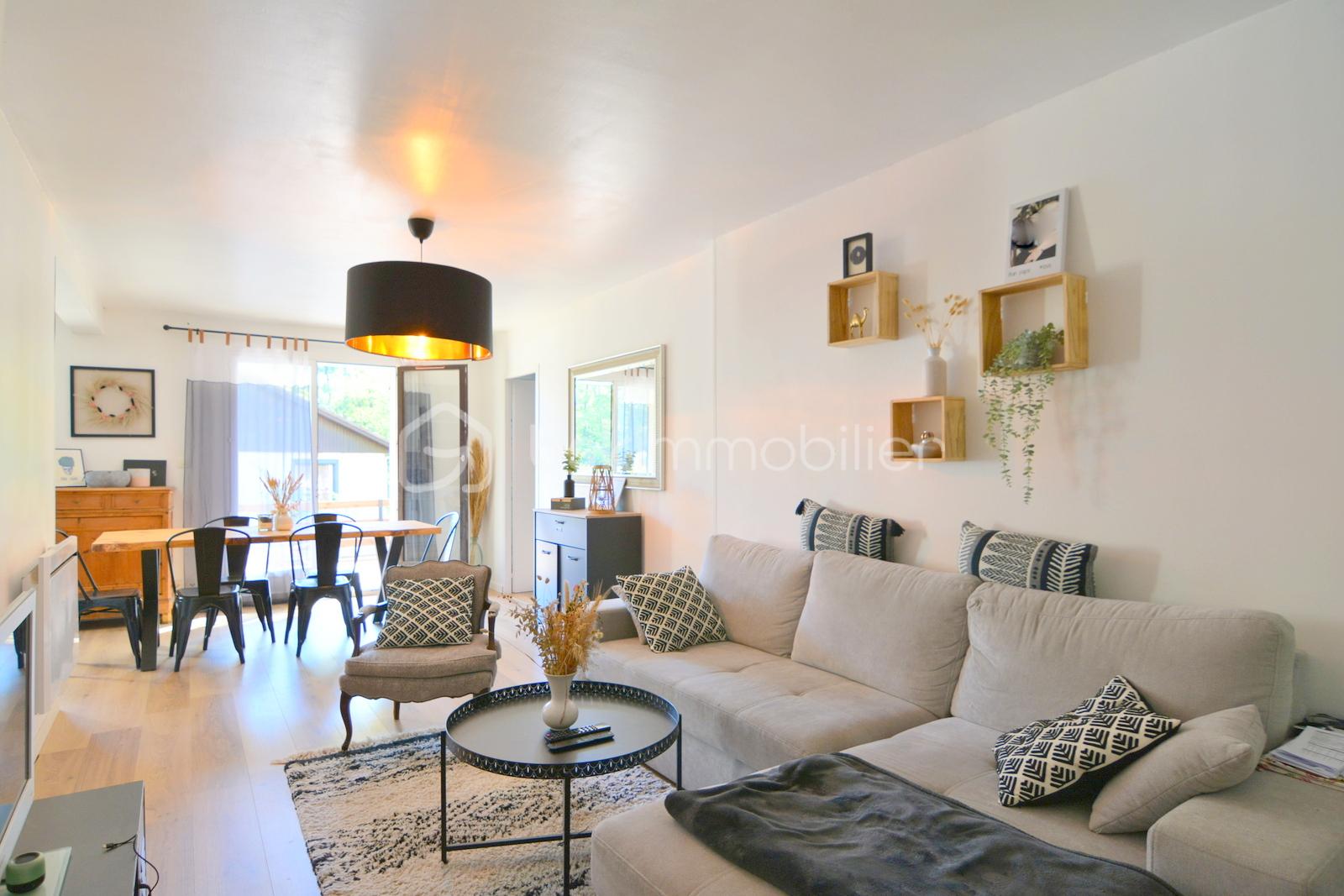 Loft de 72,68 m² - salon R.JPG