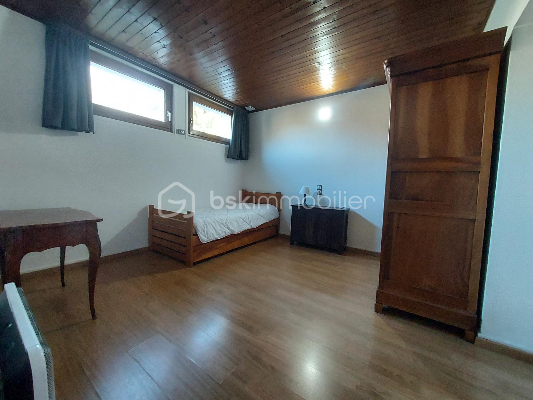 Corps de ferme de 134,75 m² - cHAMBRE é.jpg