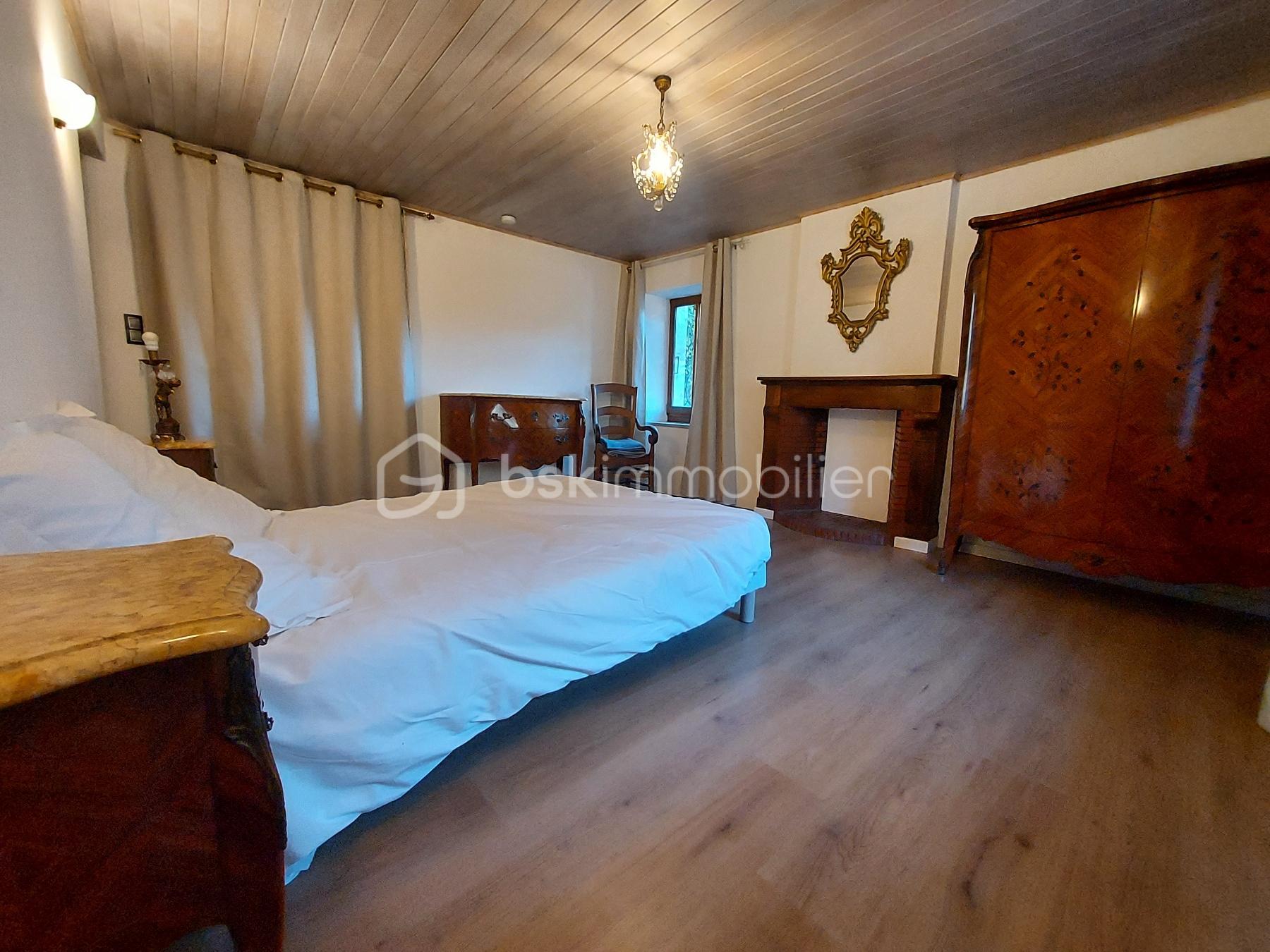 Corps de ferme de 134,75 m² - Chambre parents.jpg