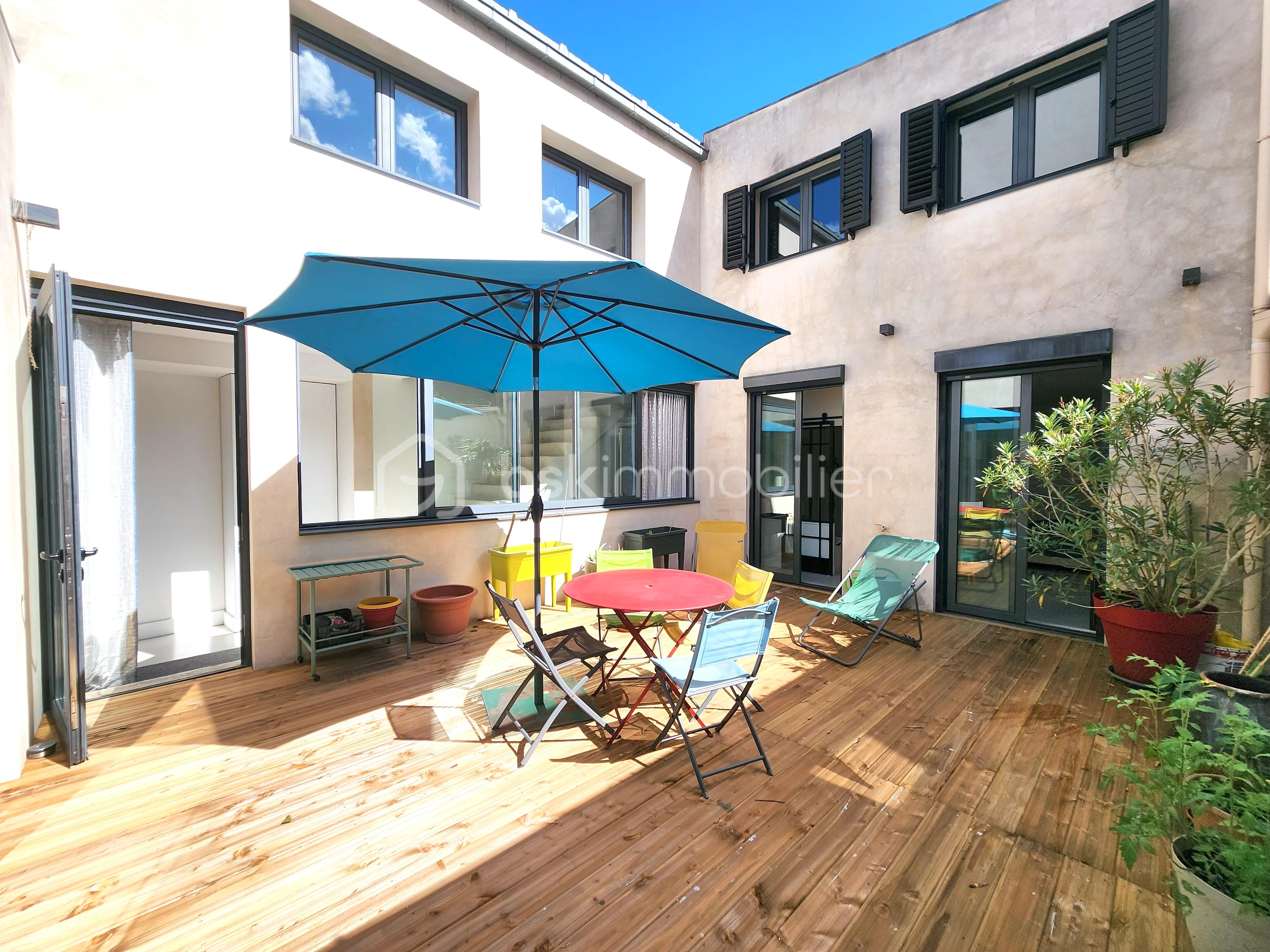 Maison contemporaine de 120 m² - Patio.jpg