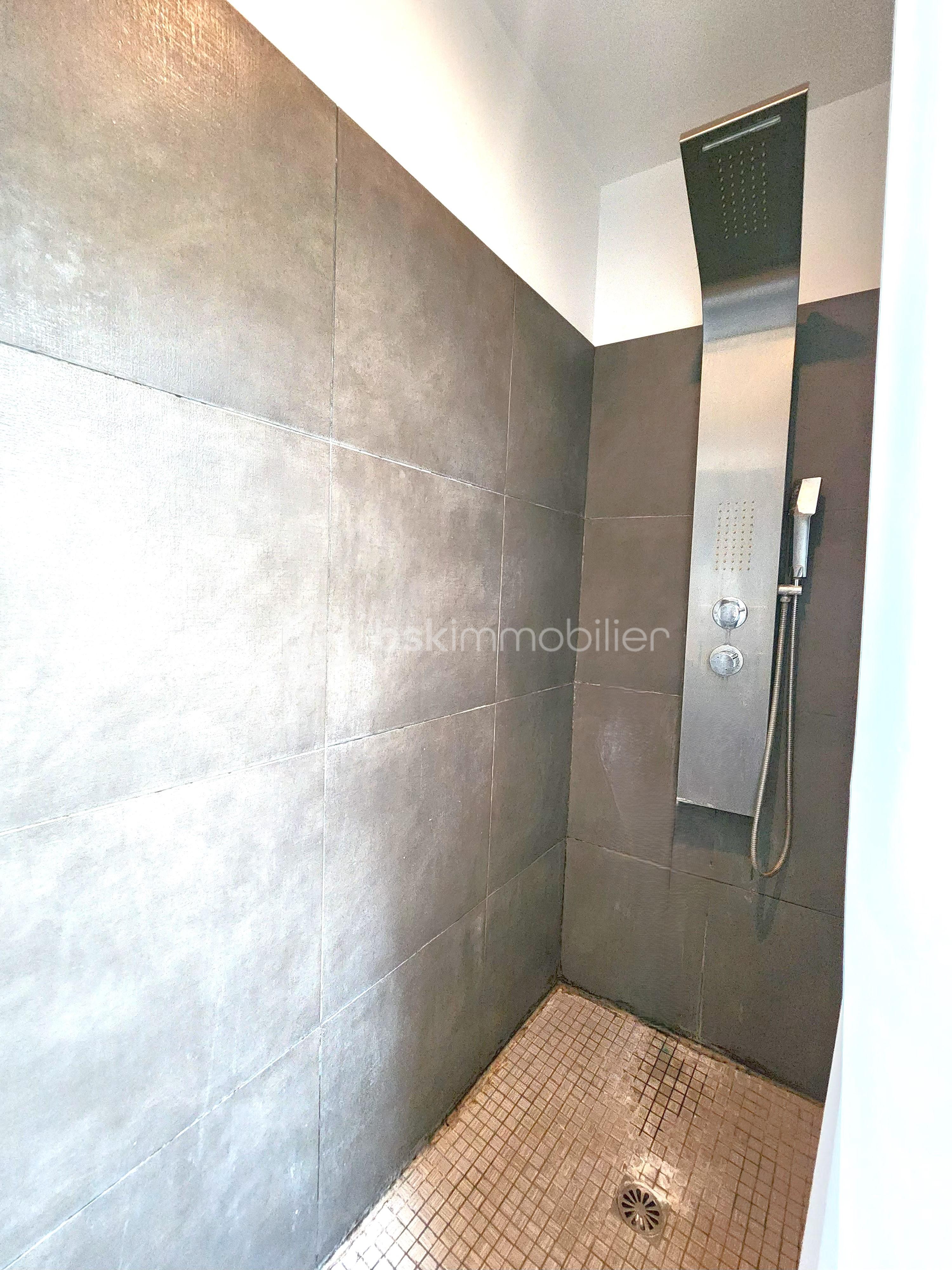 Maison contemporaine de 120 m² - Douche suite.jpg
