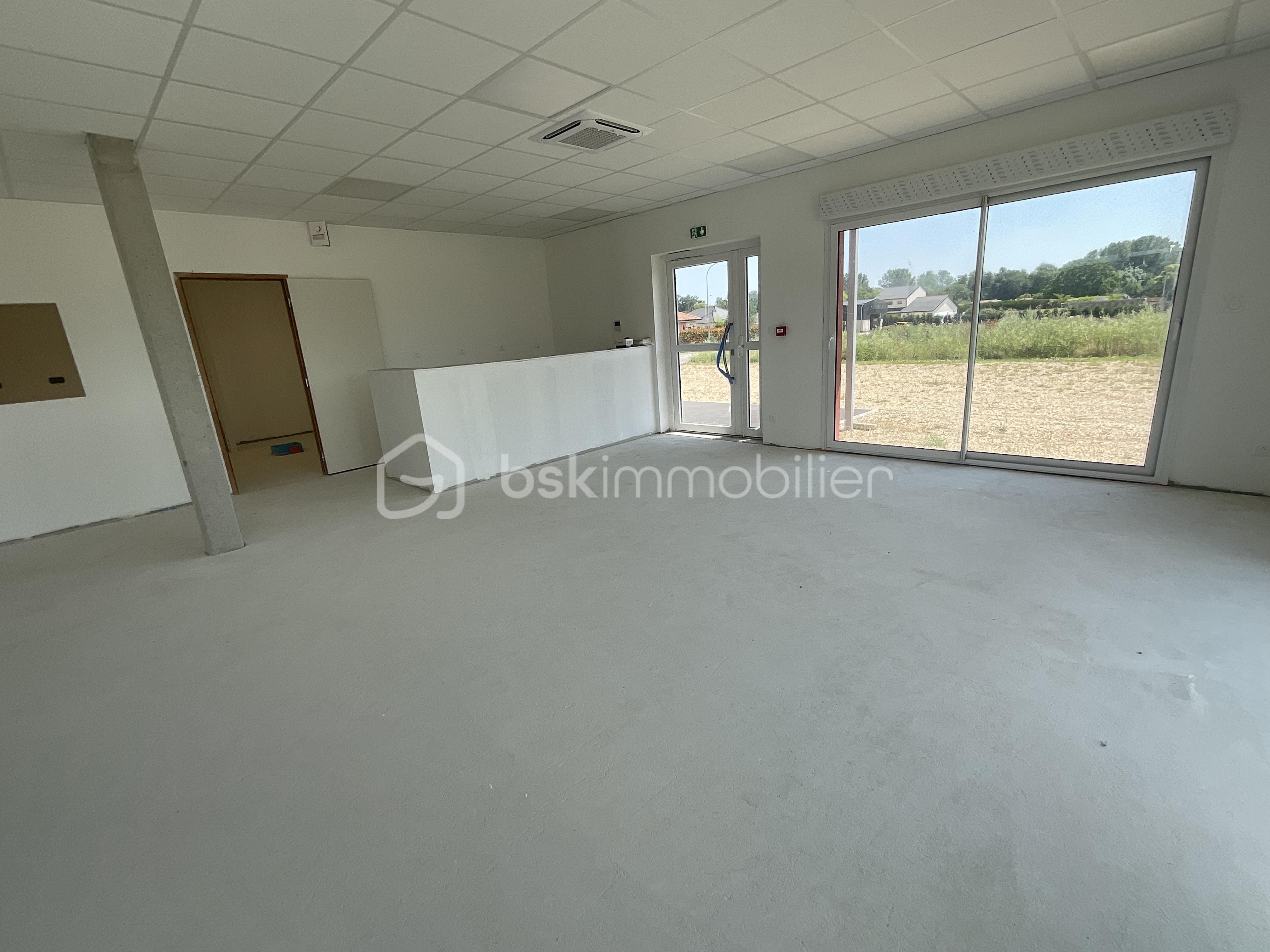 Local d activites de 279 m²