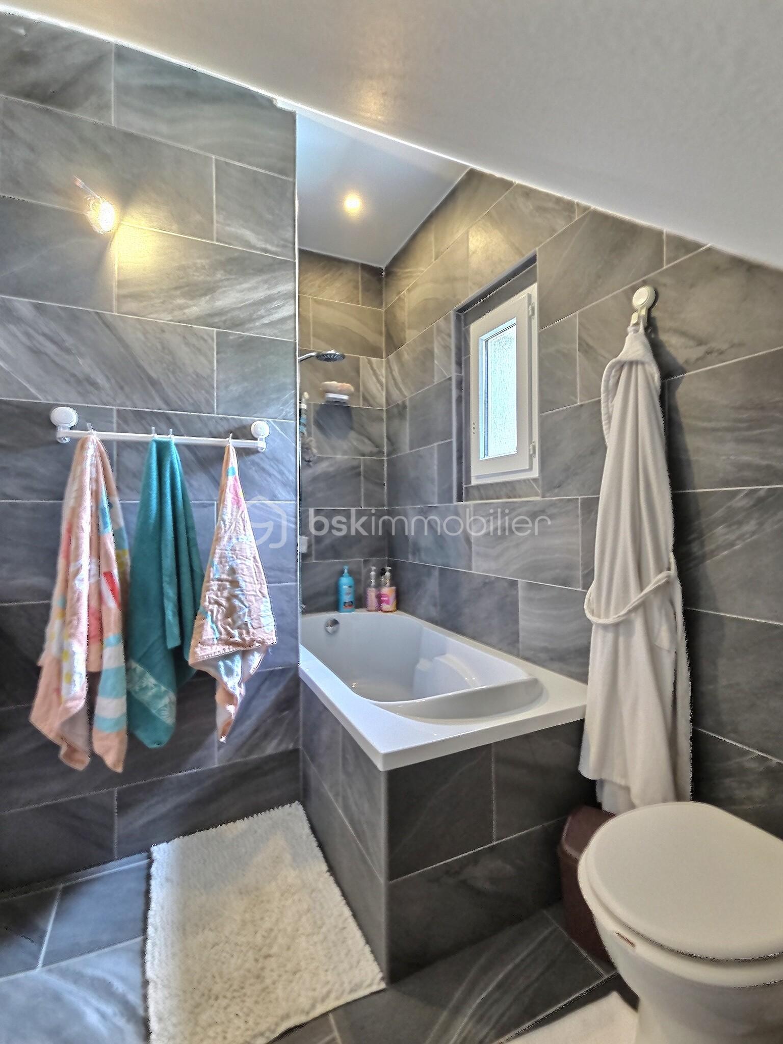Maison de 90 m² - exposio_132973379.jpg
