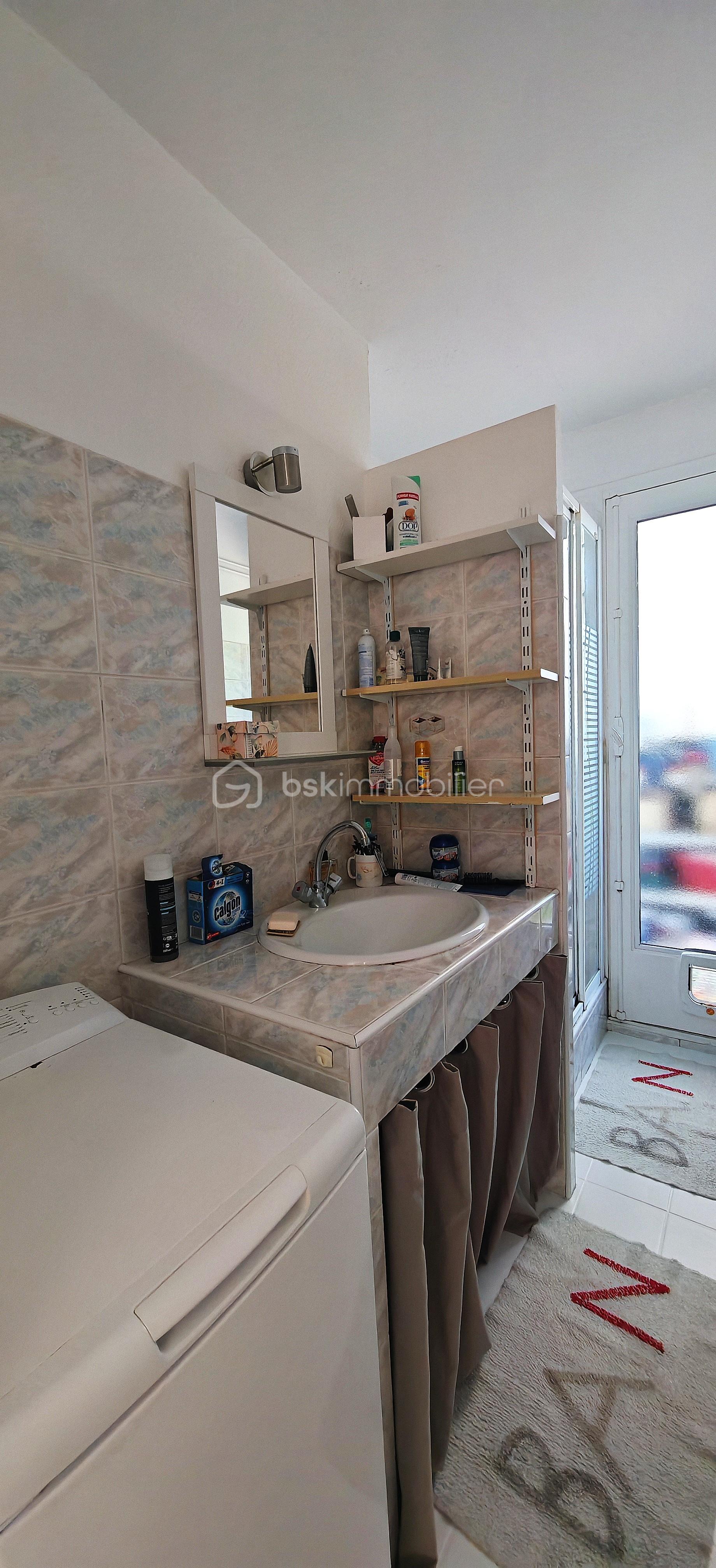 Appartement de 70 m² - George Salle d'eau améliorée.jpg