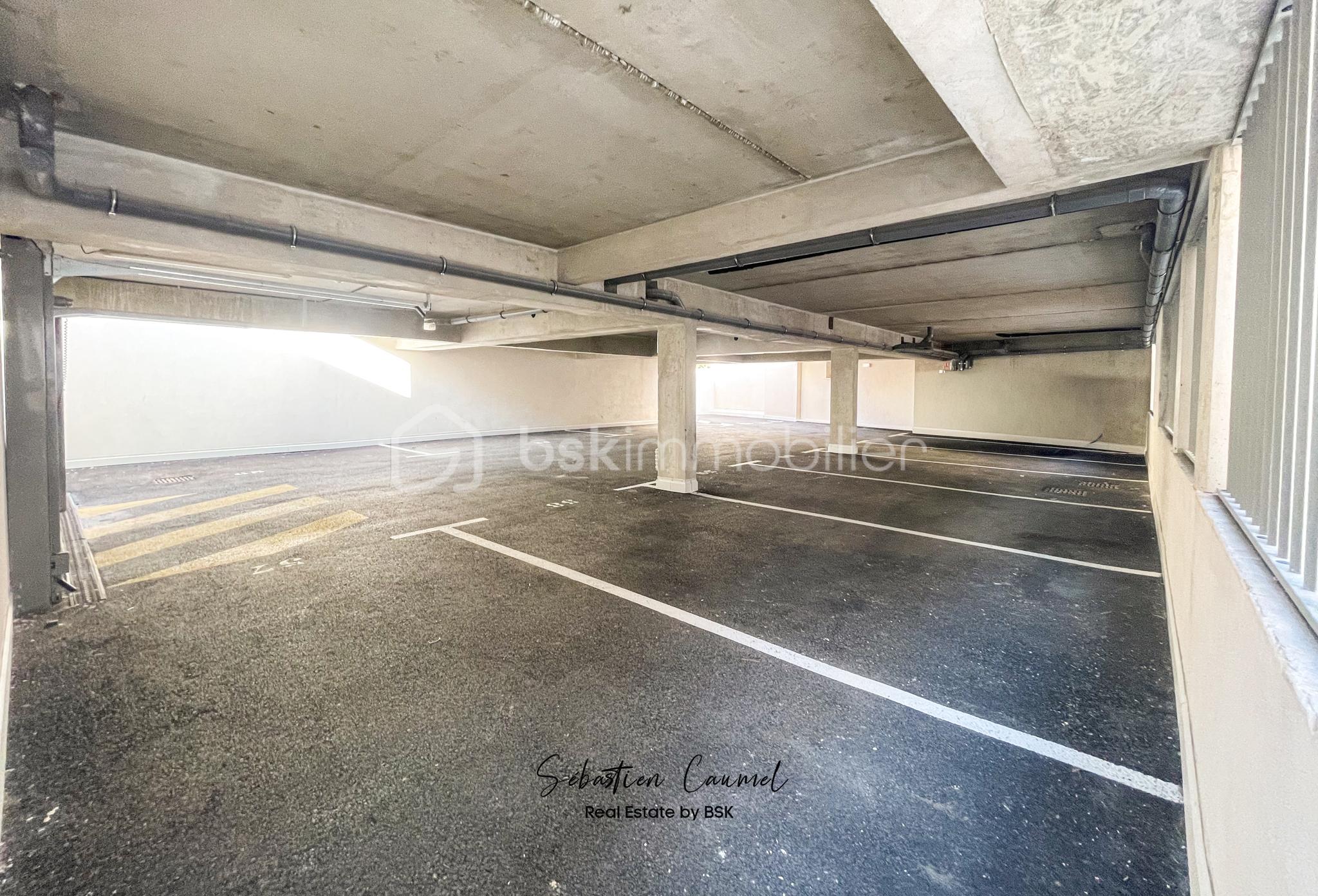 5 PARKINGS RDC-2.jpg