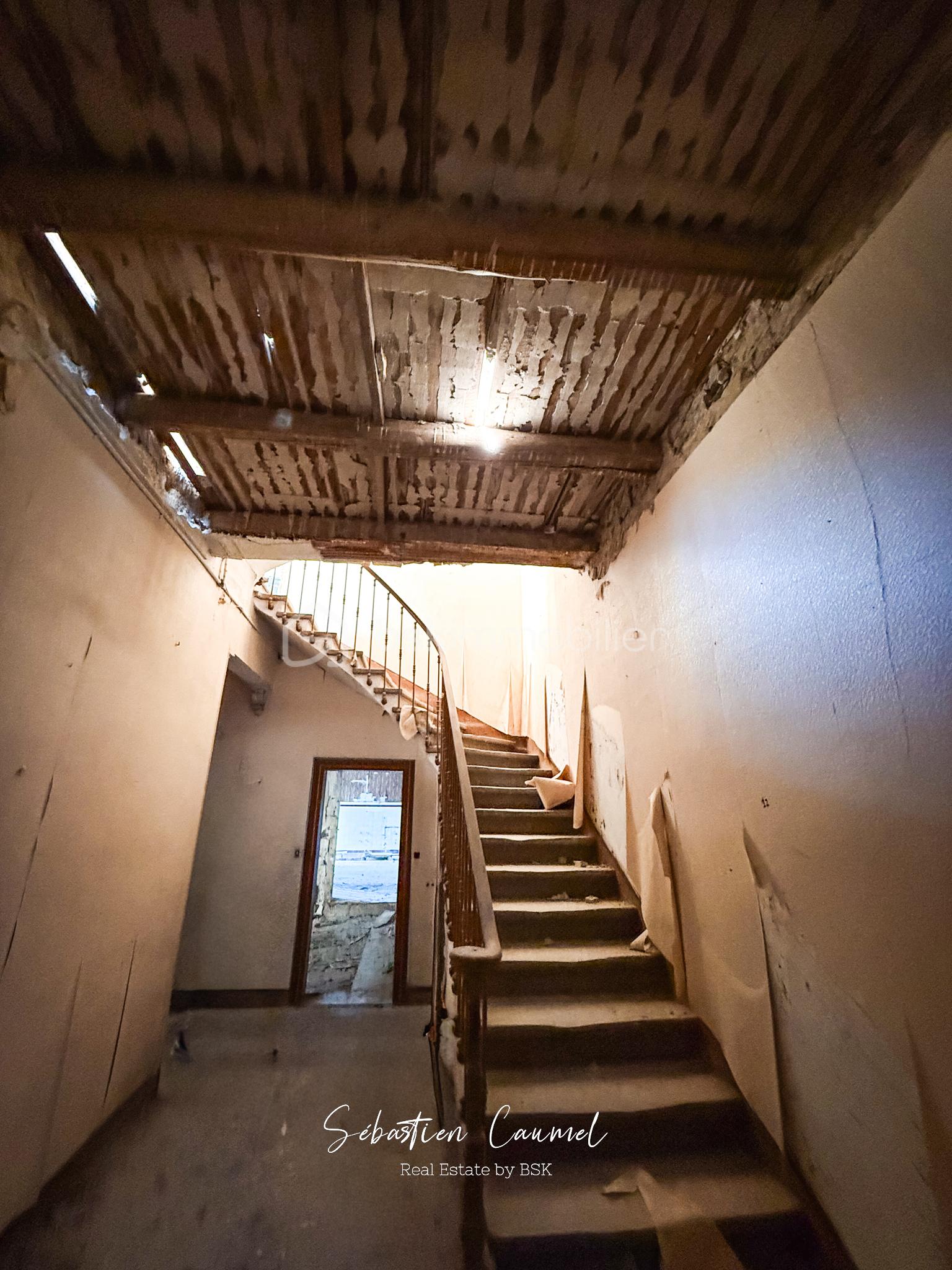 ESCALIER RDC 1 copie.jpg