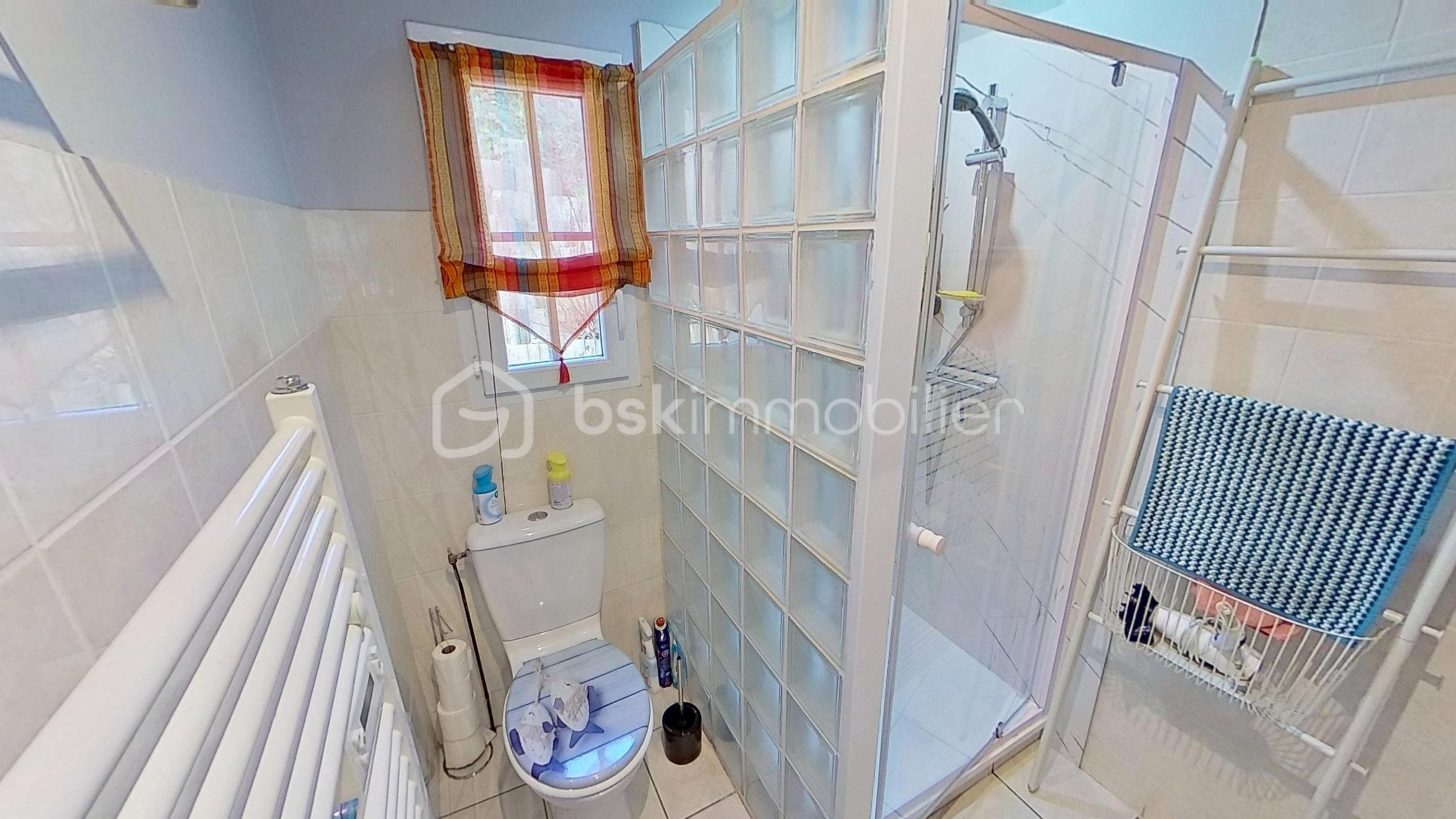 Maison en pierre de 93 m² - GUIMAEC--12162025_130823.jpg