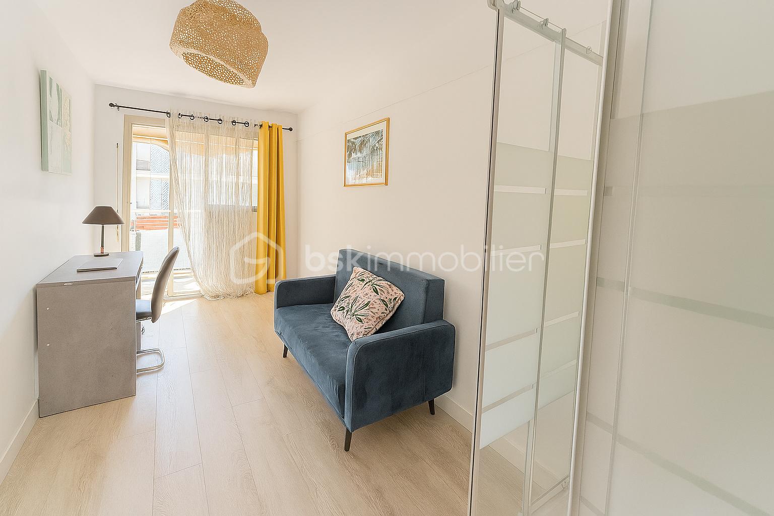Appartement de 86,14 m² - CHAMBRE:BUREAU AVEC DOUCHE.png