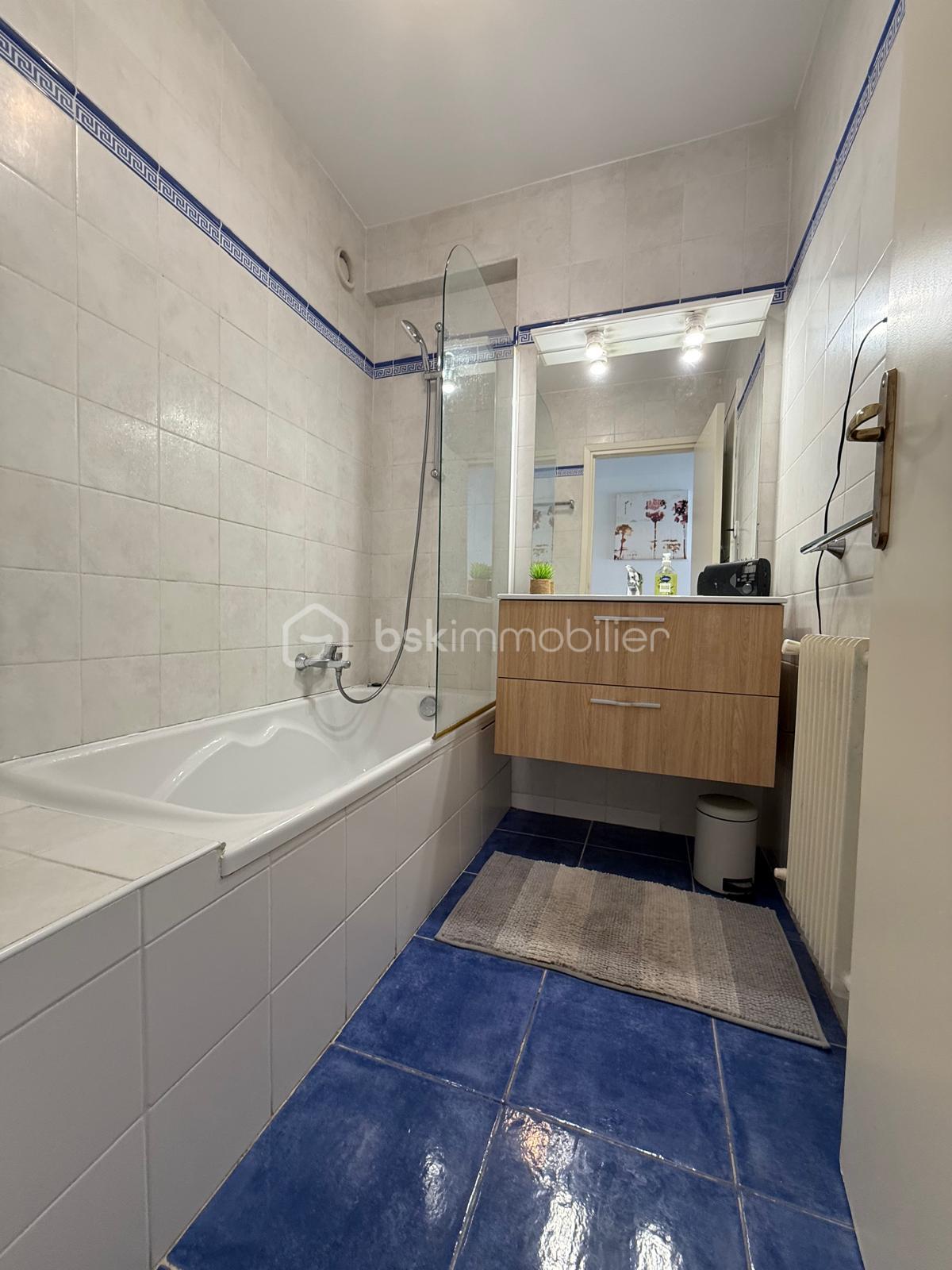 Appartement de 86,14 m² - SALLE DE BAIN BLEU.jpeg