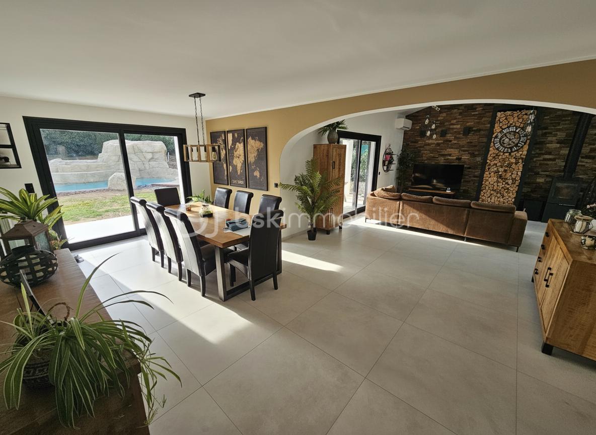 Maison de 208 m² - generated_2026-01-25T17_47_00.282.jpg