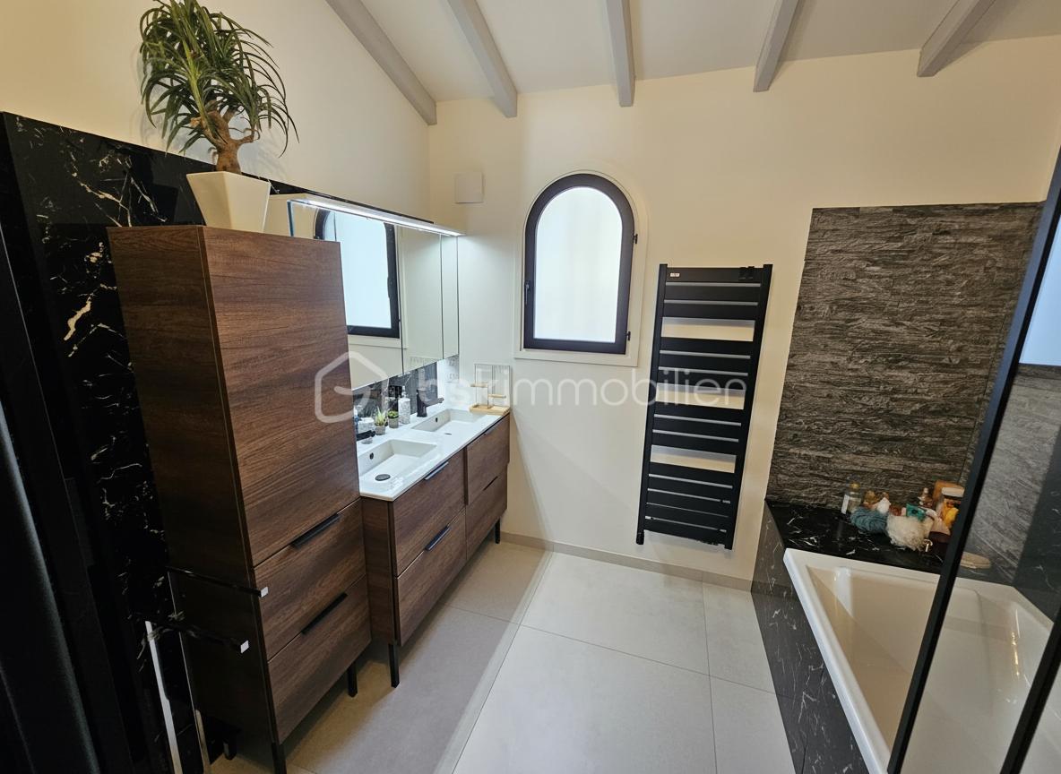 Maison de 208 m² - generated_2026-01-25T17_34_52.355.jpg