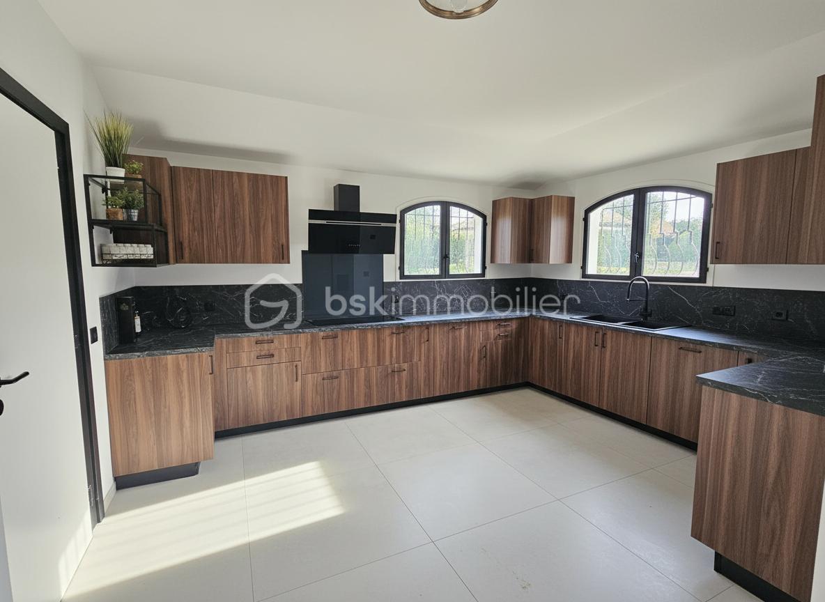 Maison de 208 m² - generated_2026-01-25T17_45_30.466.jpg